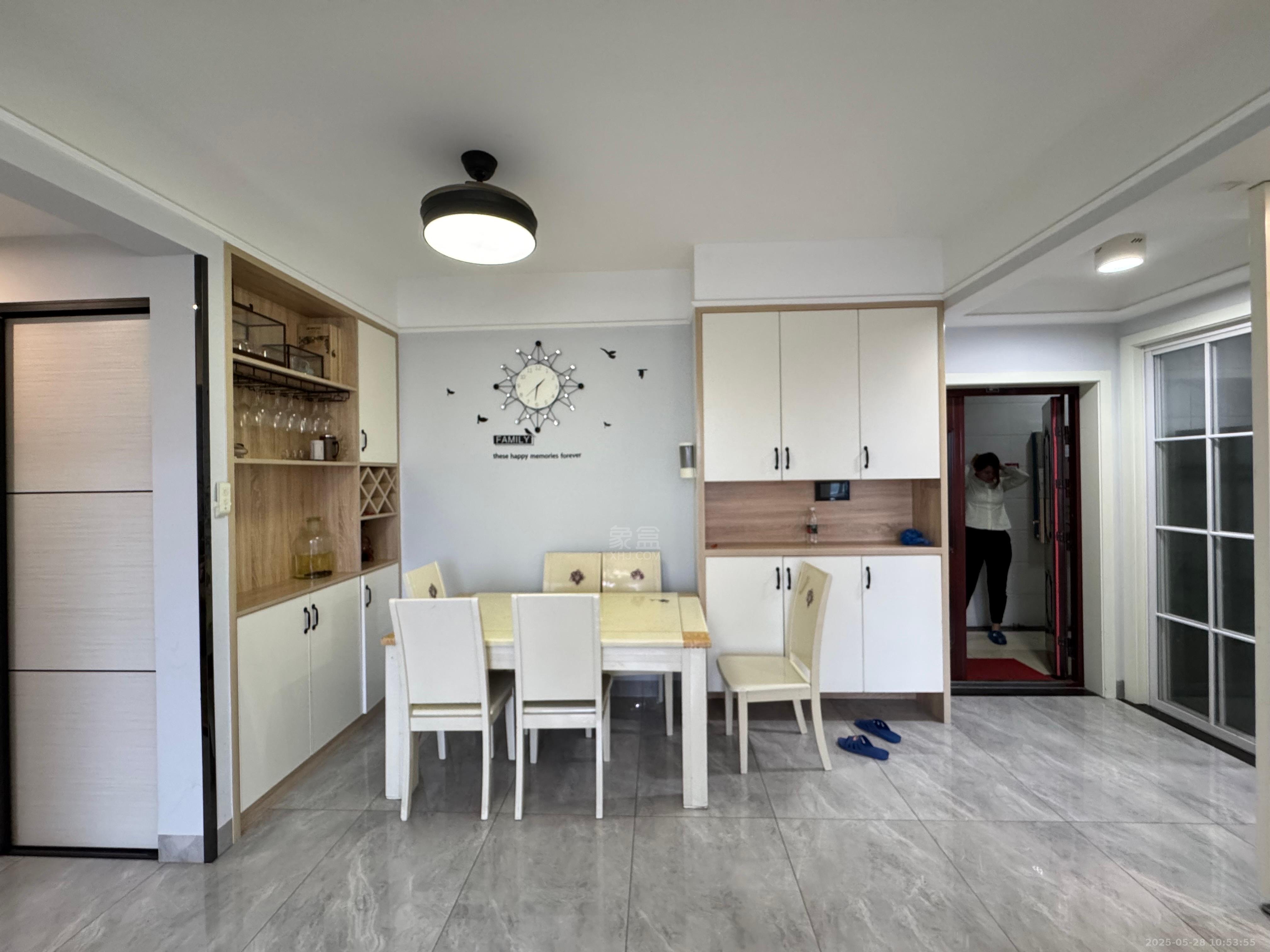 湖景名城 3室2厅1卫 2000.0元/月 湖景名城 3室2厅1卫 2000.0元/月室内图