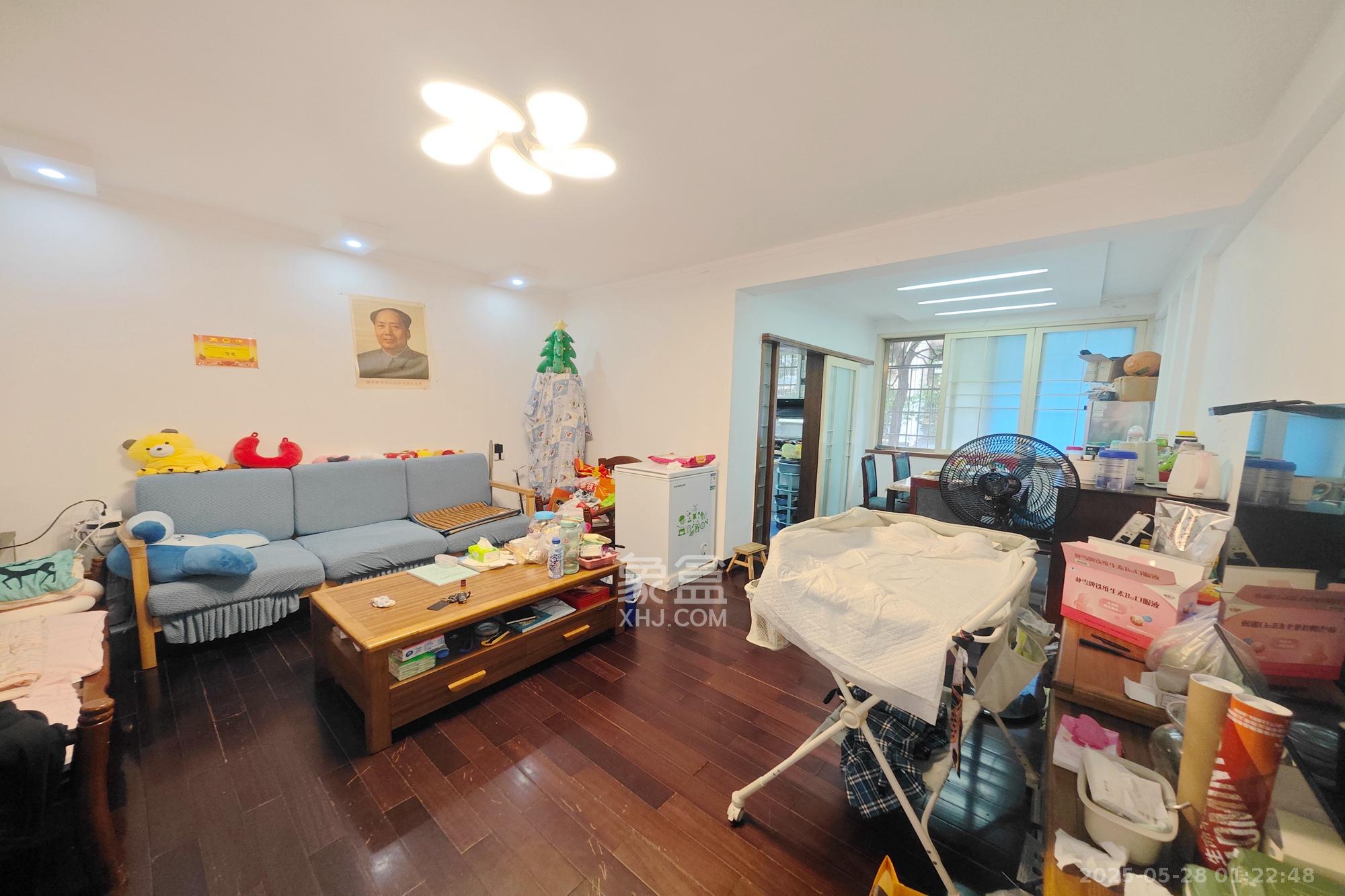 狮子山二片  3室2厅1卫    82.0万客厅