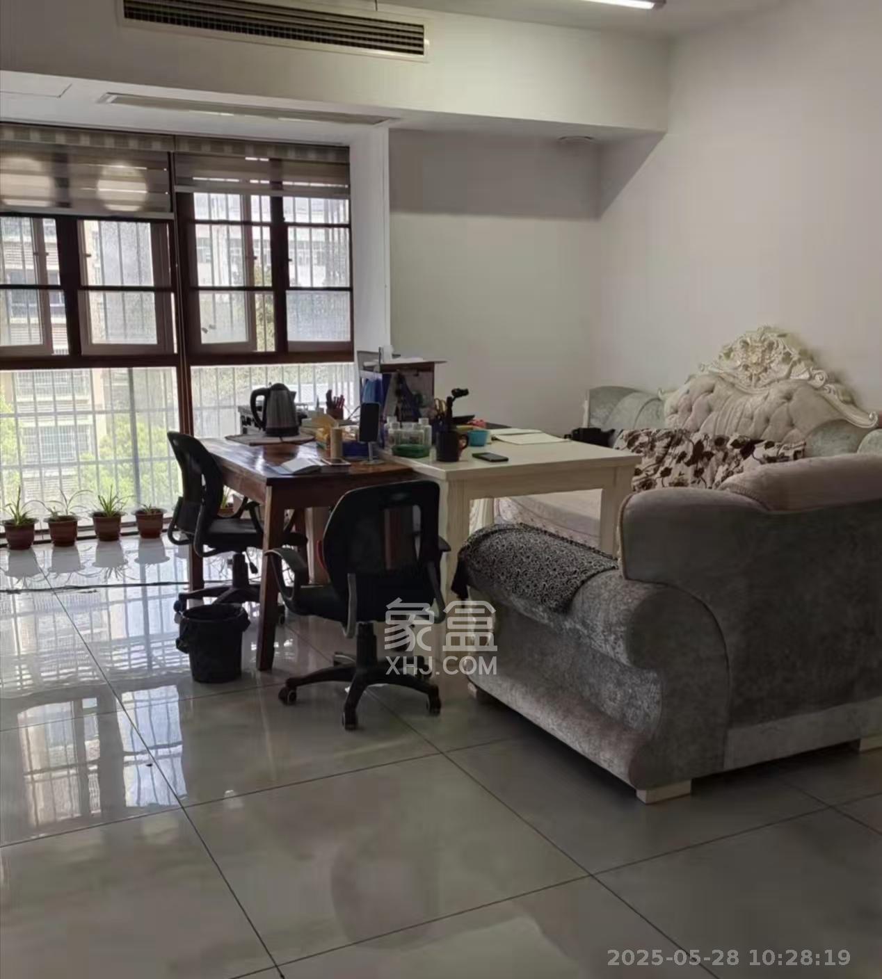 东方芙蓉 3室2厅2卫 3700.0元/月 东方芙蓉 3室2厅2卫 3700.0元/月室内图