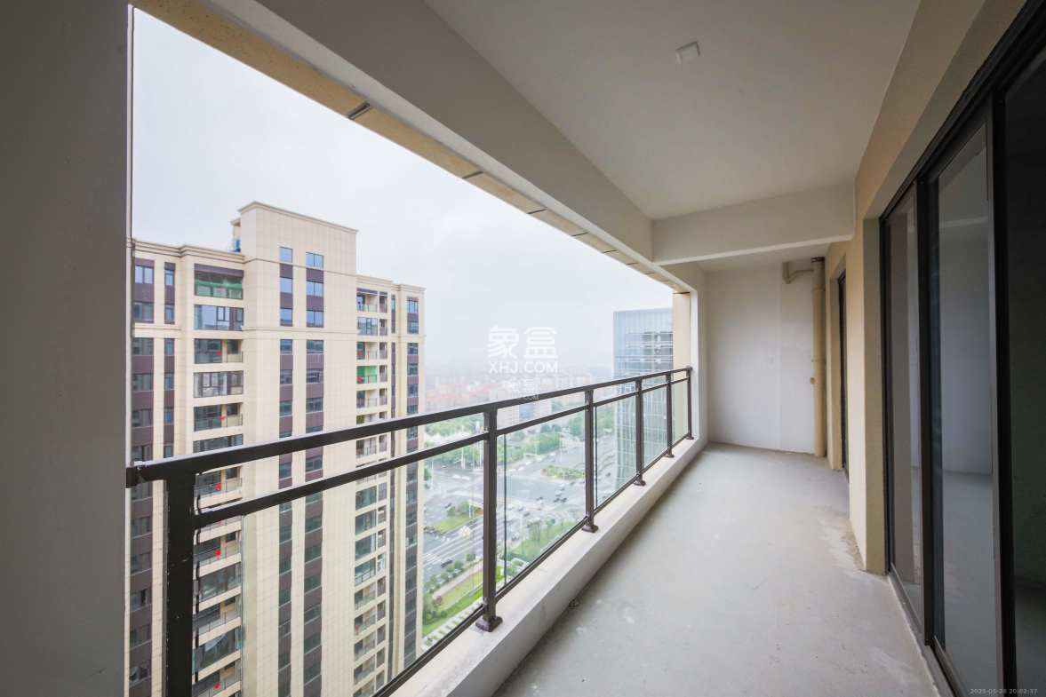 兴铁湘府和园 4室2厅2卫 258.0万 兴铁湘府和园 4室2厅2卫 258.0万阳台