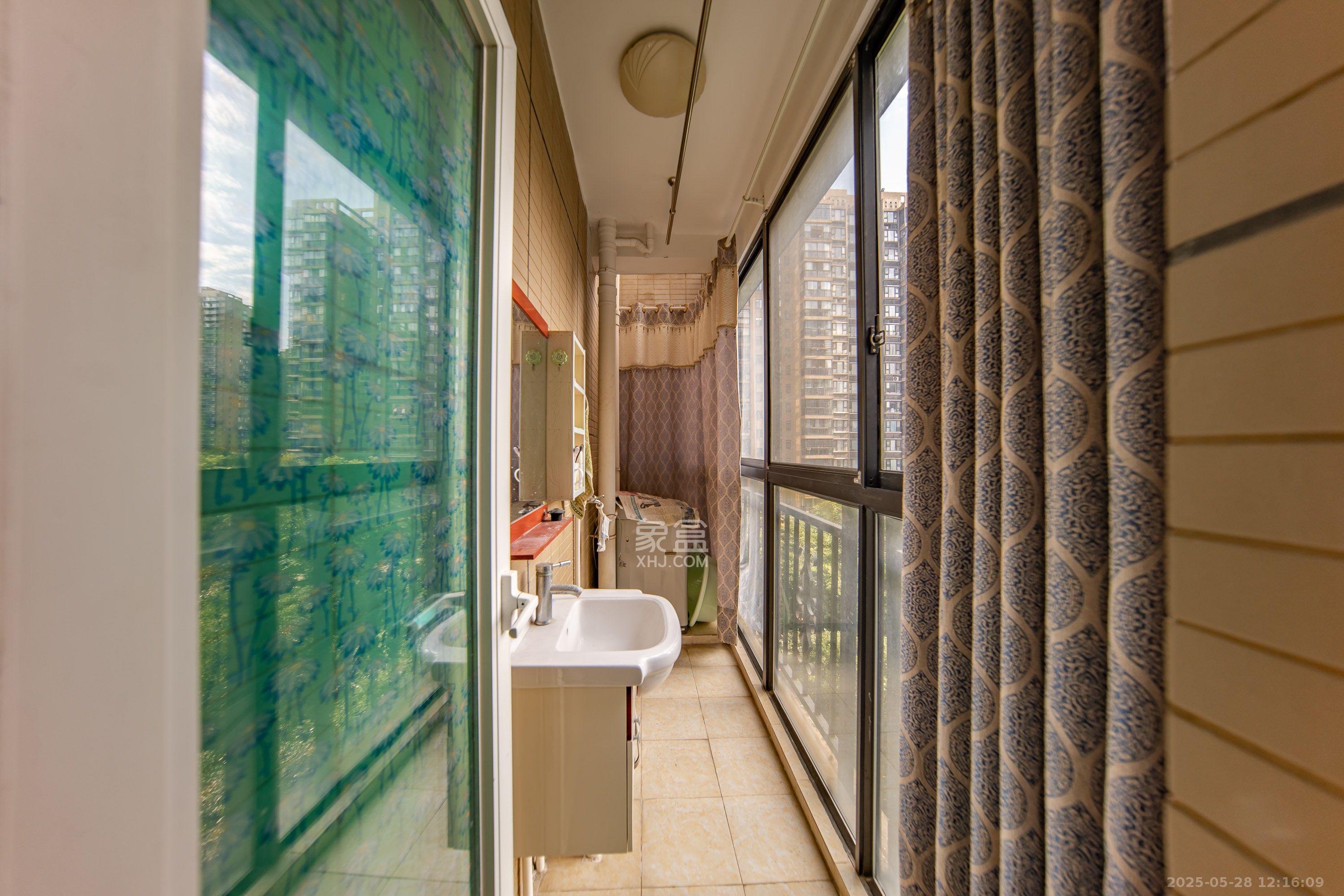 金鼎公园尚 1室2厅1卫 1600.0元/月 金鼎公园尚 1室2厅1卫 1600.0元/月室内图