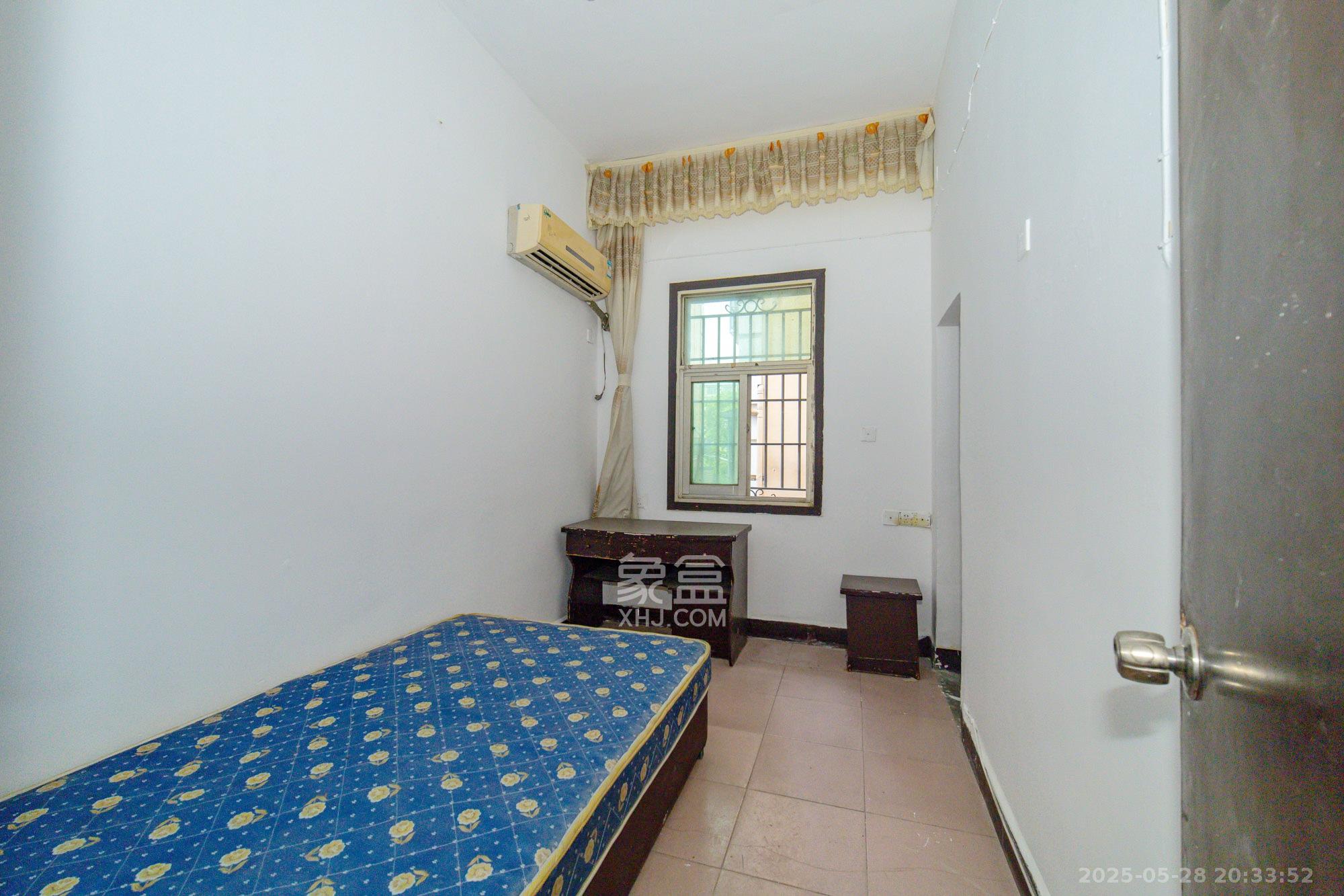 星沙六区  12室4厅4卫    149.8万 星沙六区  12室4厅4卫    149.8万卧室