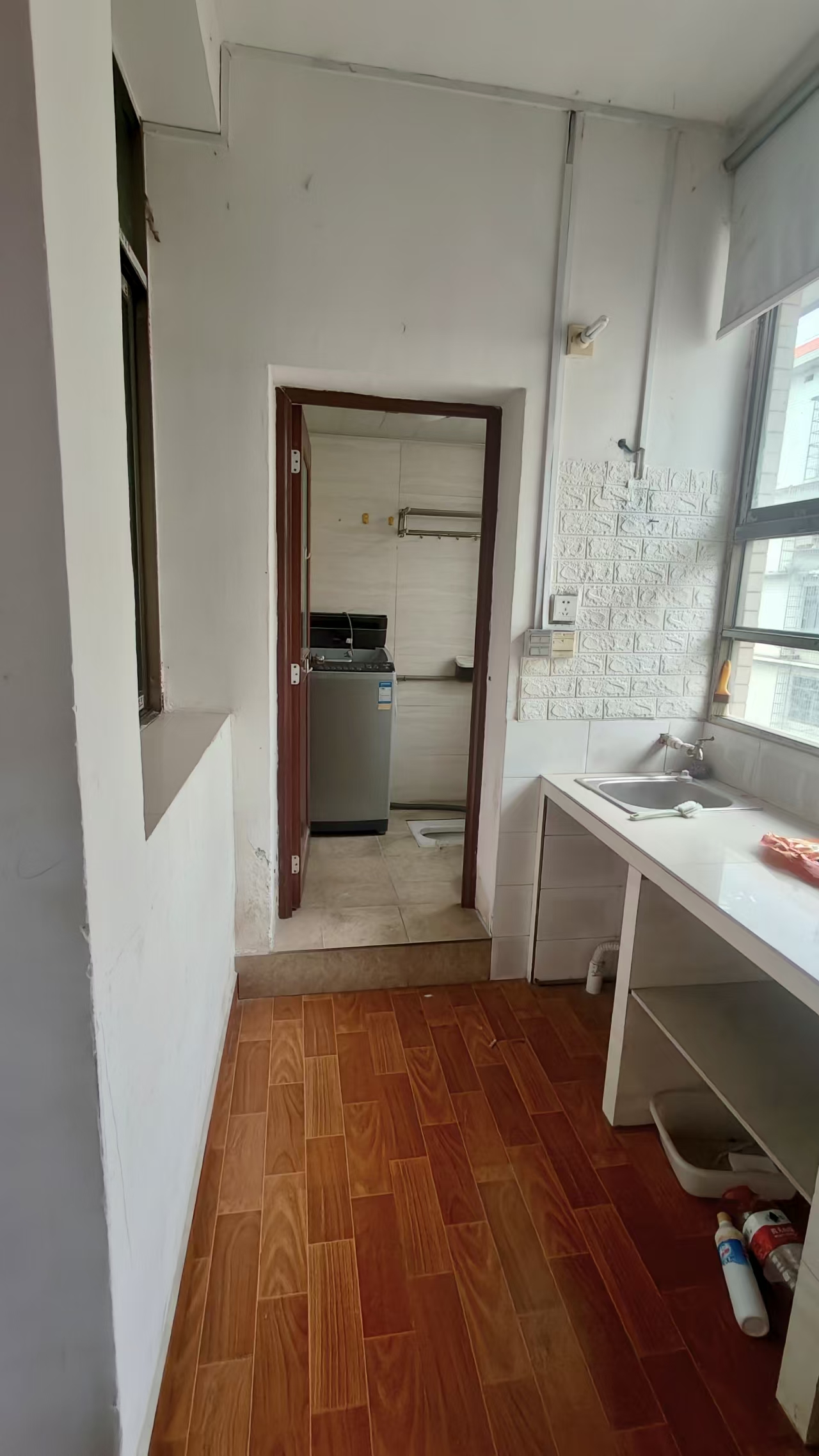 龙泰大楼(龙泰小区)  4室3厅3卫    23.66万 龙泰大楼(龙泰小区)  4室3厅3卫    23.66万