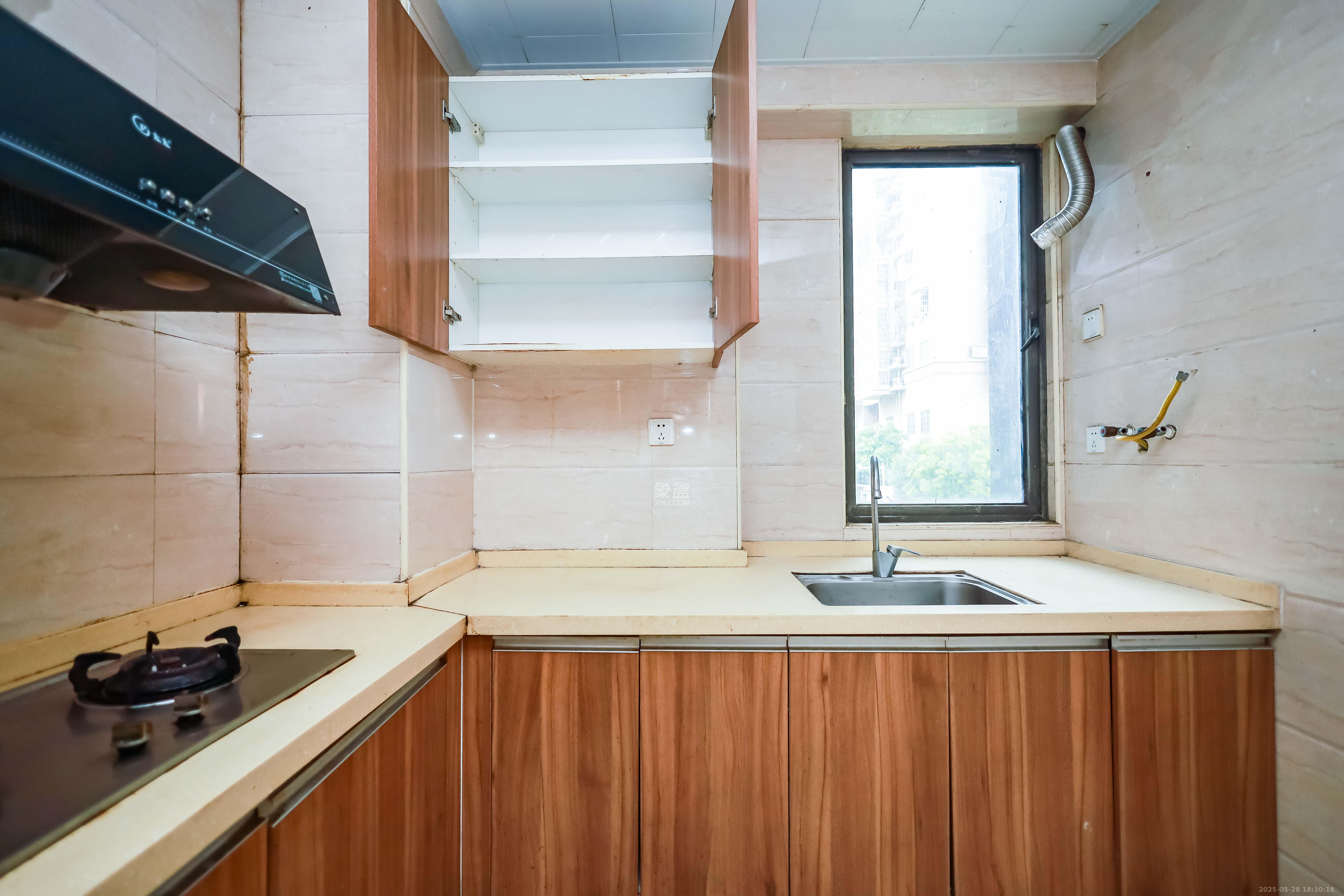 麓谷小镇 3室2厅1卫 46.8万 麓谷小镇 3室2厅1卫 46.8万厨房