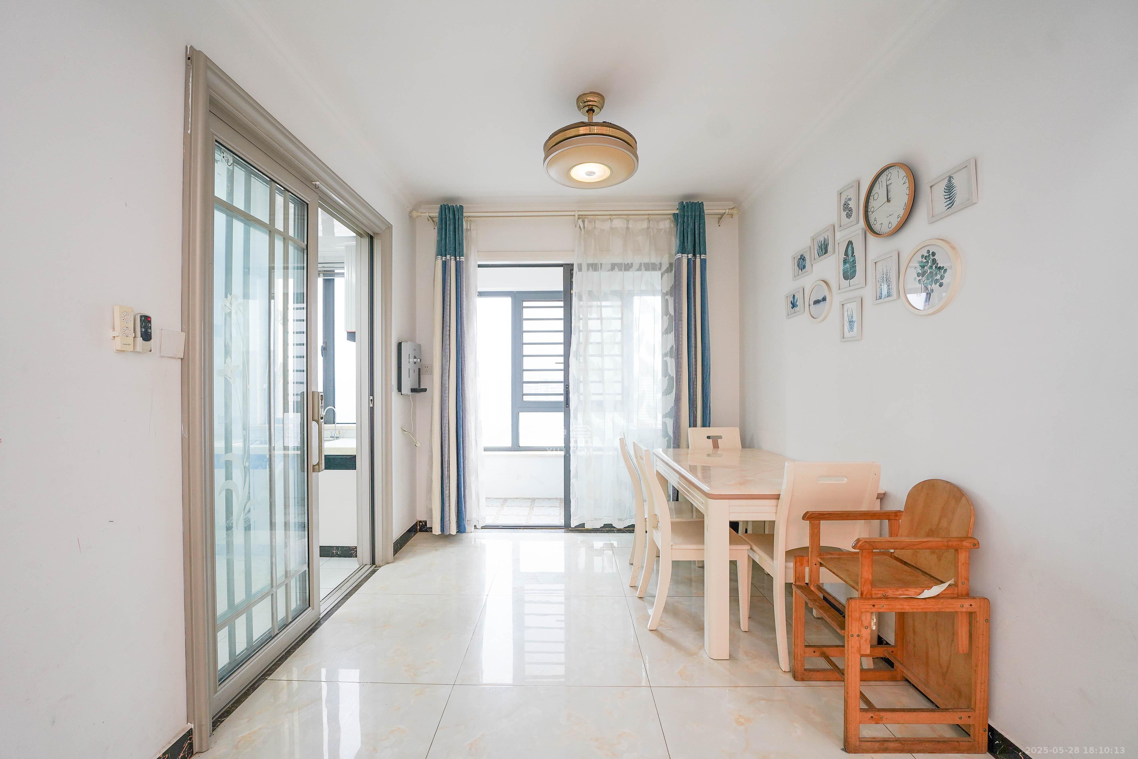 五矿万境蓝山  3室1厅1卫    98.0万 五矿万境蓝山  3室1厅1卫    98.0万客厅