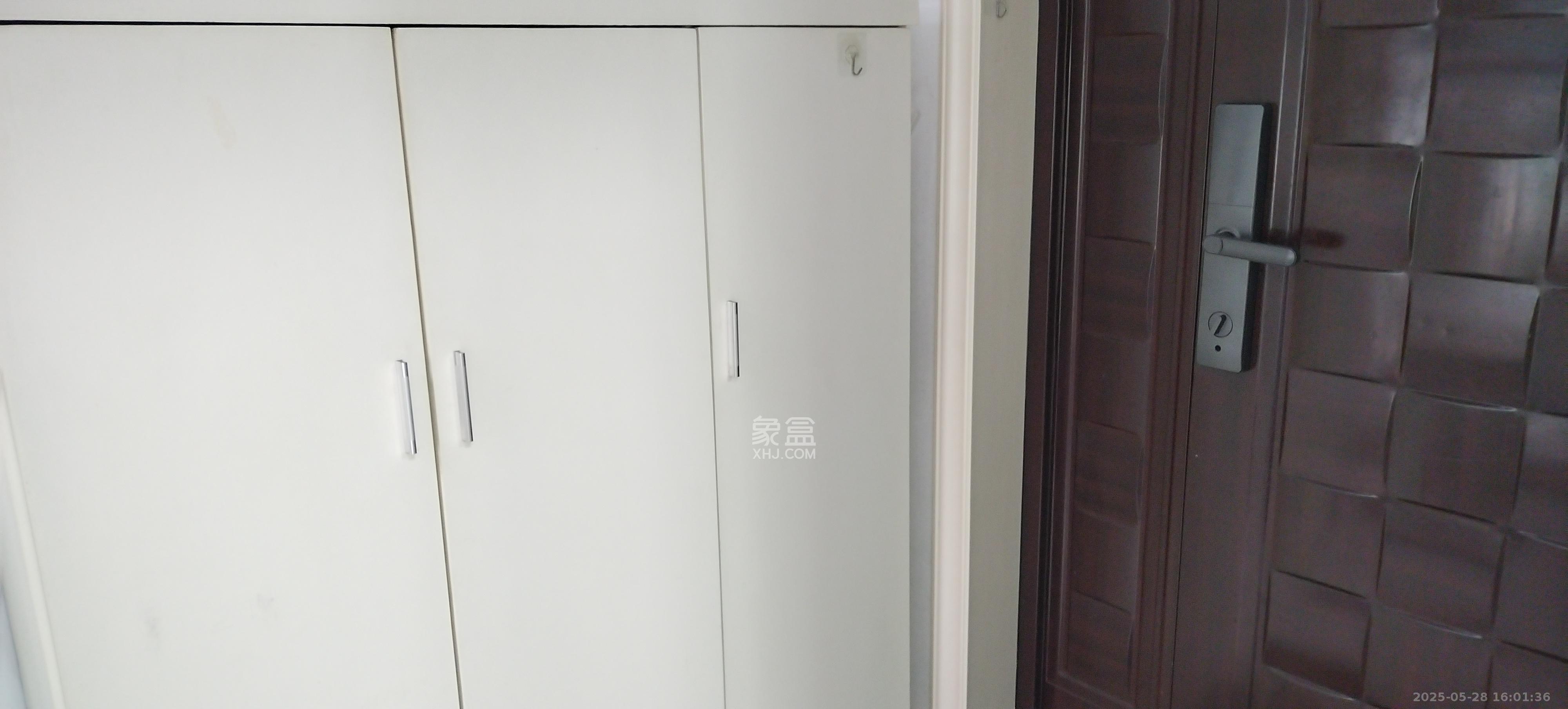 上海城小区 1室1厅1卫 2100.0元/月 上海城小区 1室1厅1卫 2100.0元/月室内图