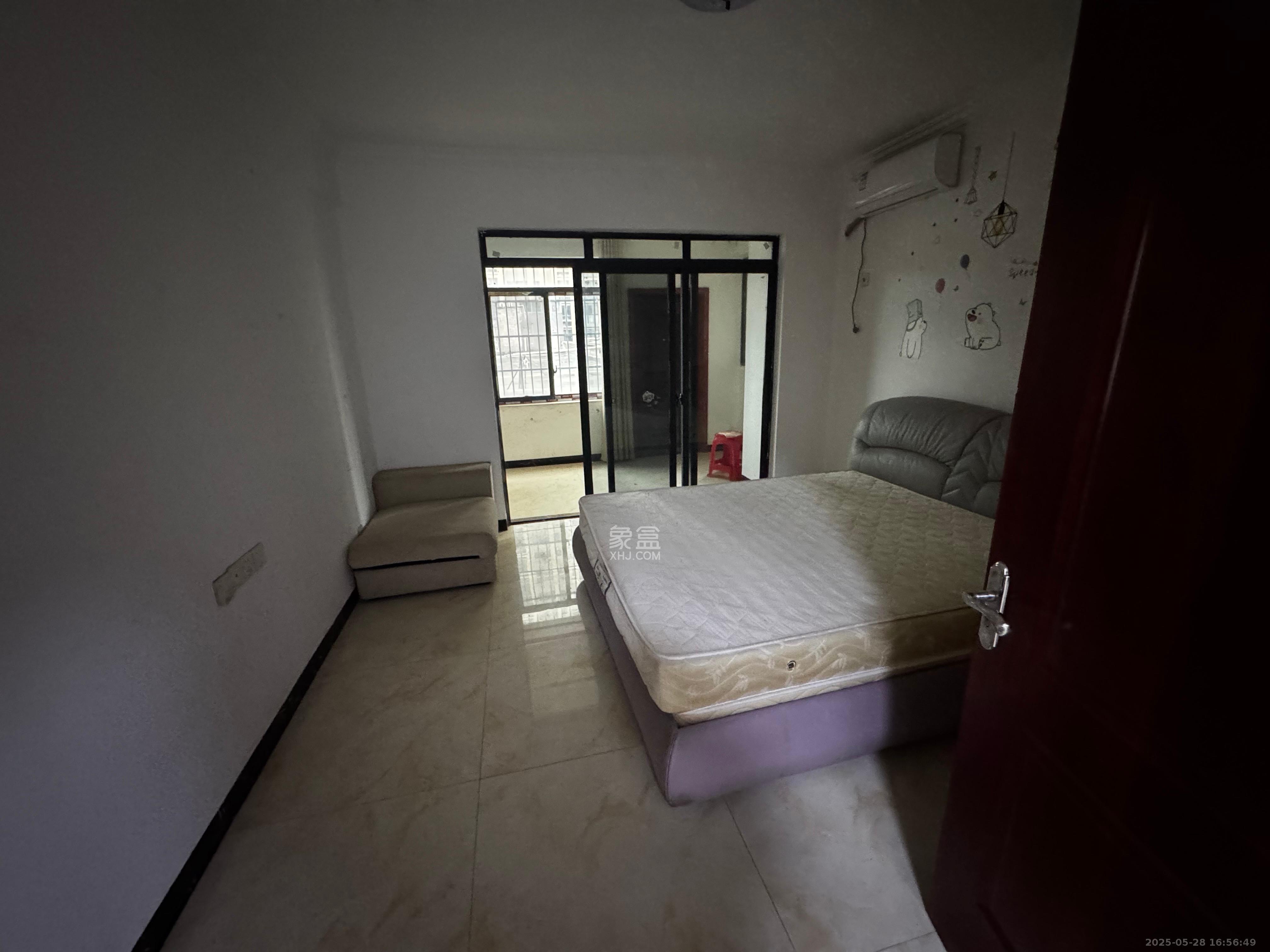 百纳广场(百纳公寓) 4室1厅2卫 3500.0元/月 百纳广场(百纳公寓) 4室1厅2卫 3500.0元/月室内图