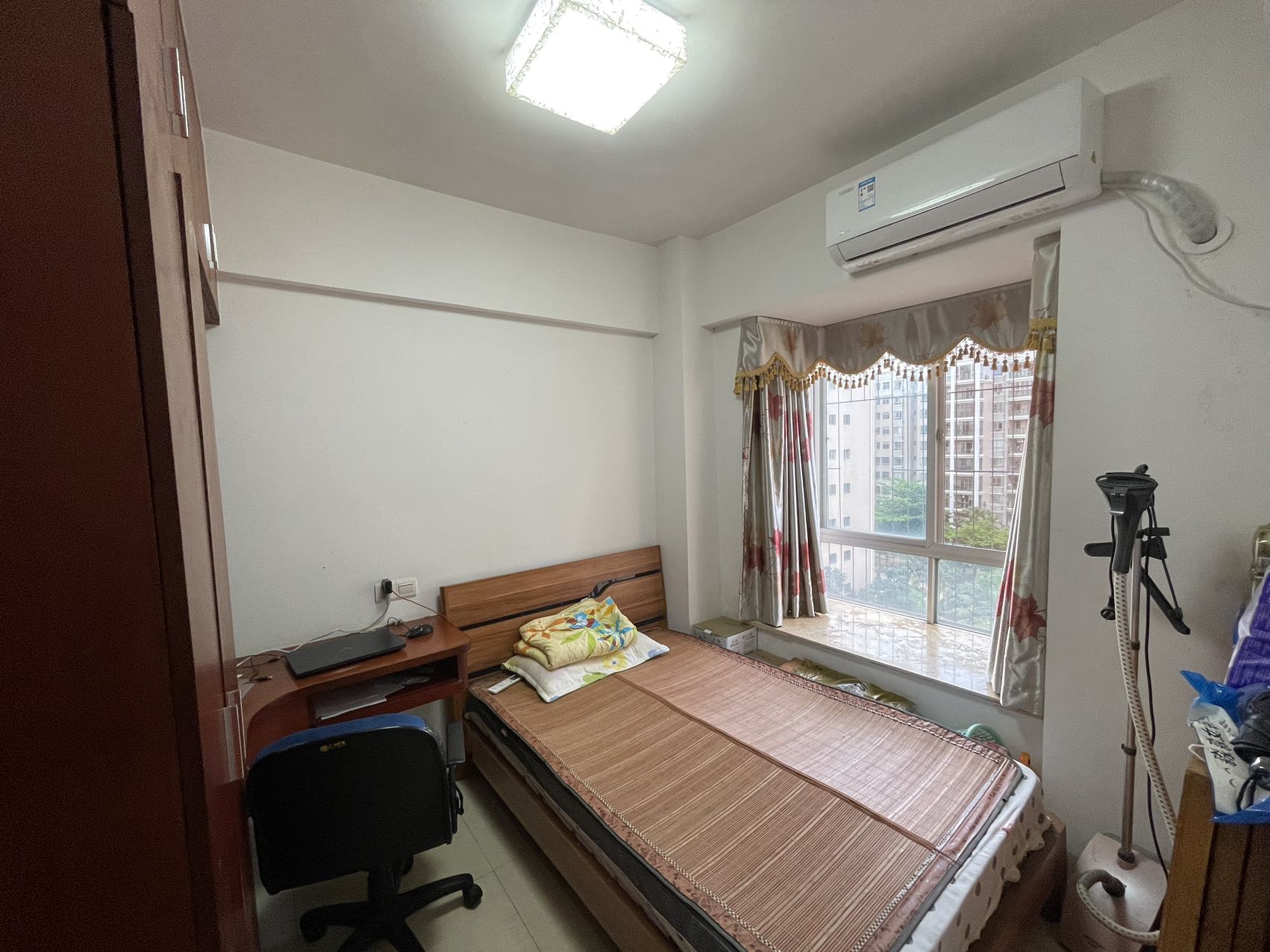 宝源花园 3室2厅1卫 121.0万 宝源花园 3室2厅1卫 121.0万客厅