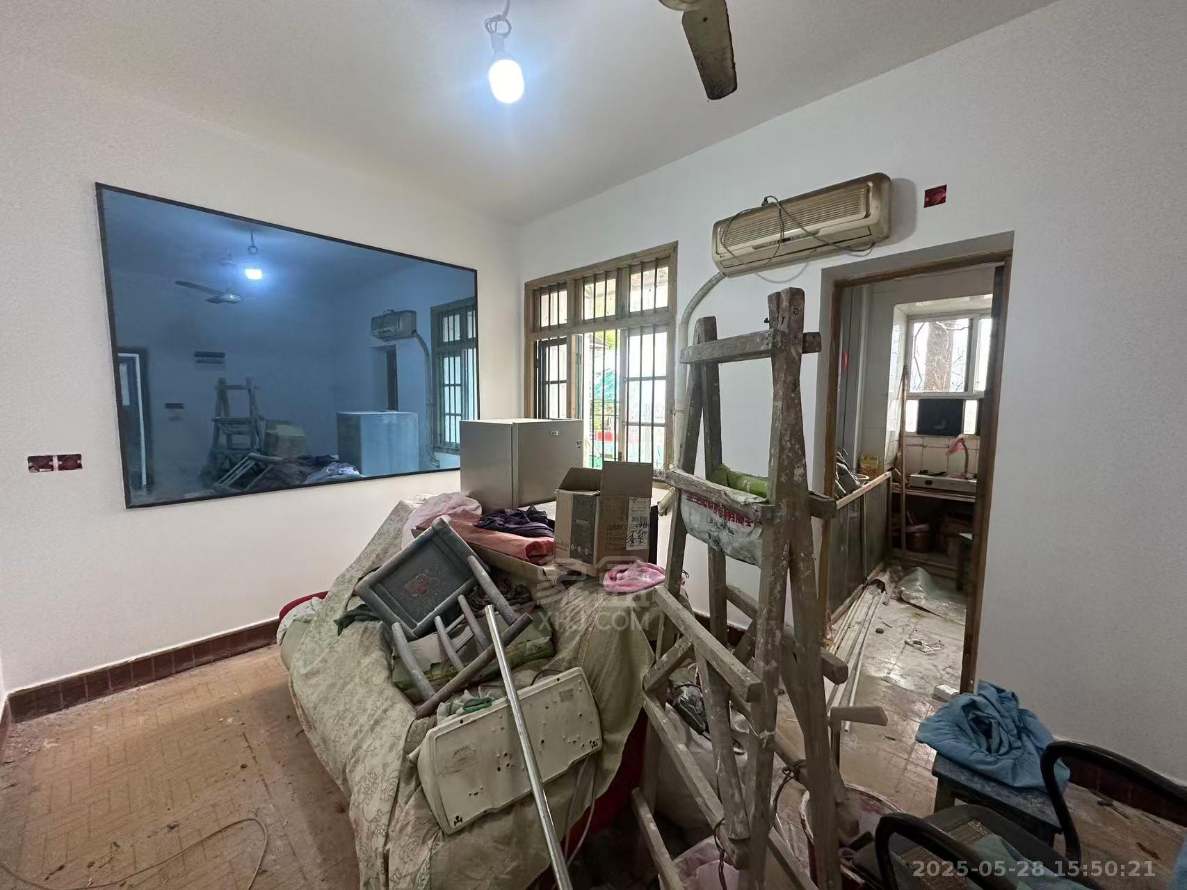 铁路小区 2室2厅1卫 1000.0元/月 铁路小区 2室2厅1卫 1000.0元/月室内图