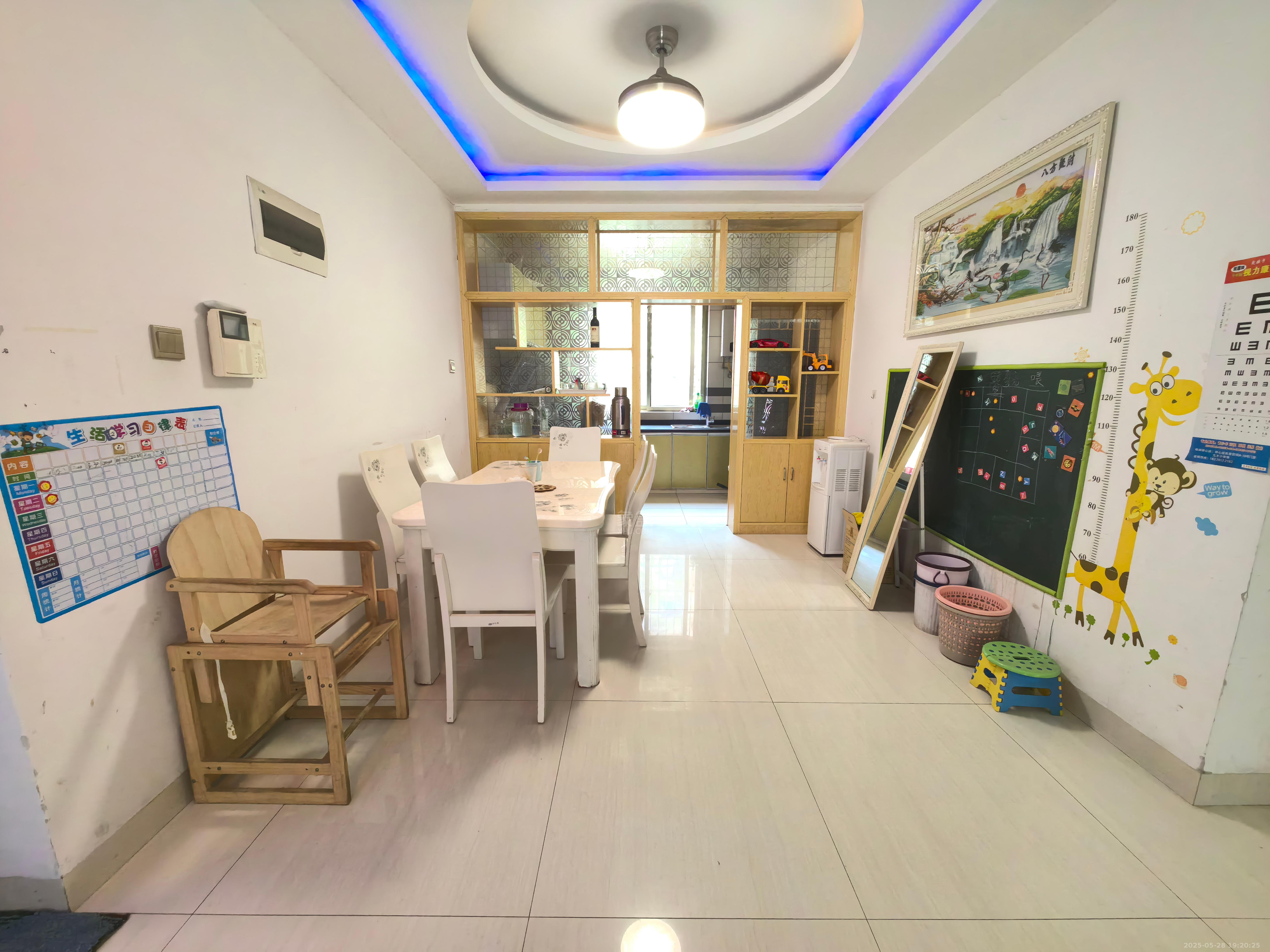 阳光爱琴海  2室2厅1卫    1200.0元/月 阳光爱琴海  2室2厅1卫    1200.0元/月室内图