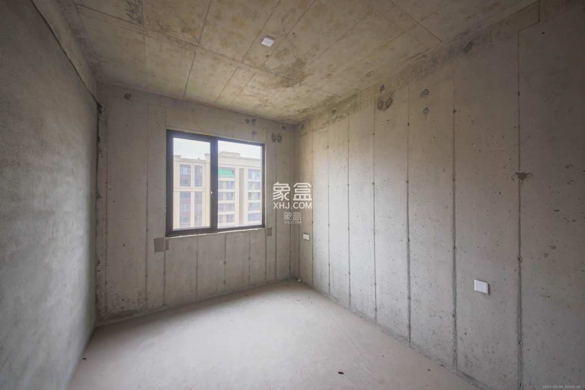 兴铁湘府和园 4室2厅2卫 258.0万 兴铁湘府和园 4室2厅2卫 258.0万卧室