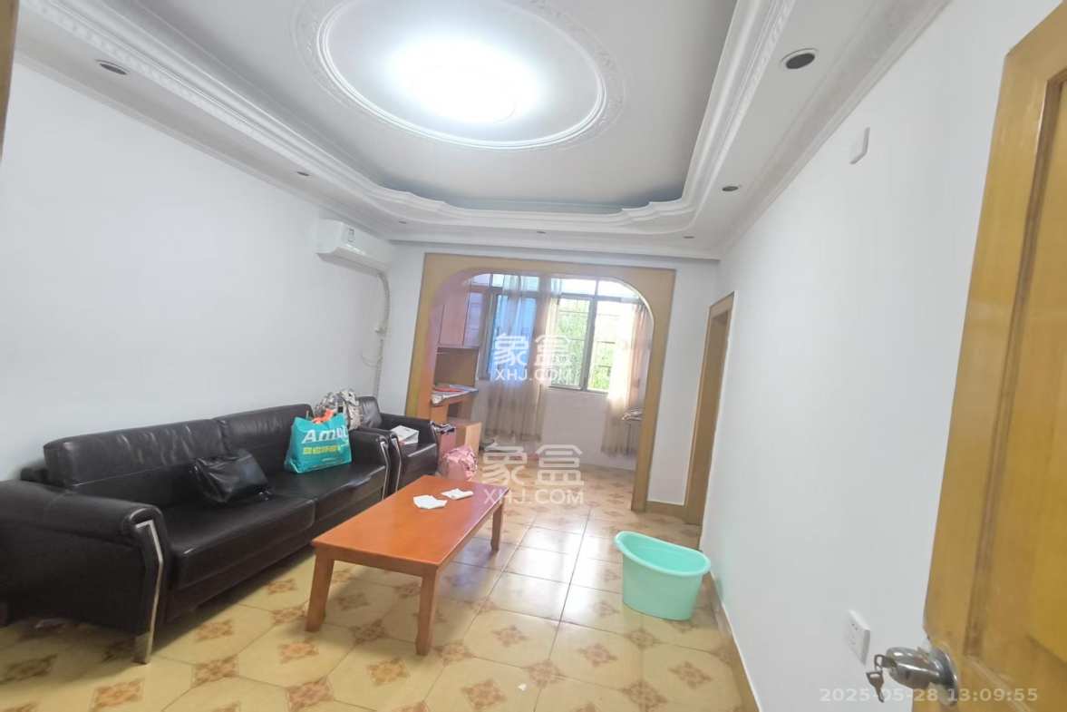 湖南省体育局单位宿舍(省体总会宿舍)  3室2厅1卫    2500.0元/月 湖南省体育局单位宿舍(省体总会宿舍)  3室2厅1卫    2500.0元/月室内图