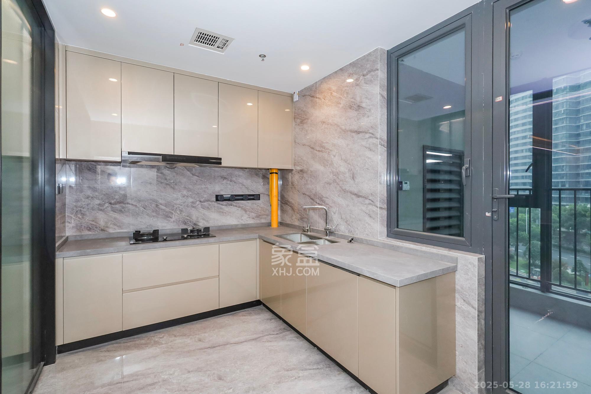 旭辉铂悦湘江 4室2厅4卫 718.0万 旭辉铂悦湘江 4室2厅4卫 718.0万厨房