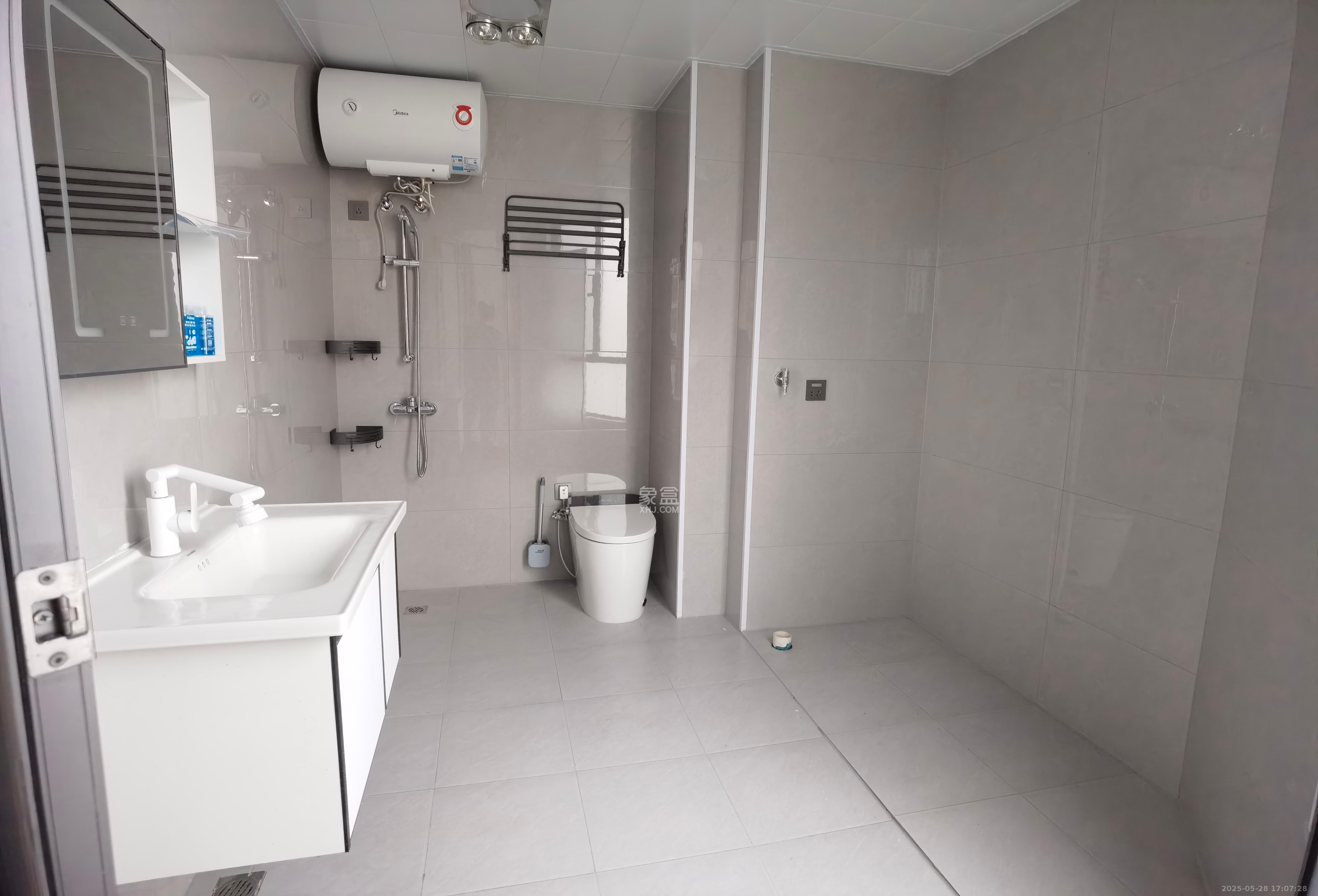 长房地铁银座 1室1厅1卫 2000.0元/月 长房地铁银座 1室1厅1卫 2000.0元/月室内图