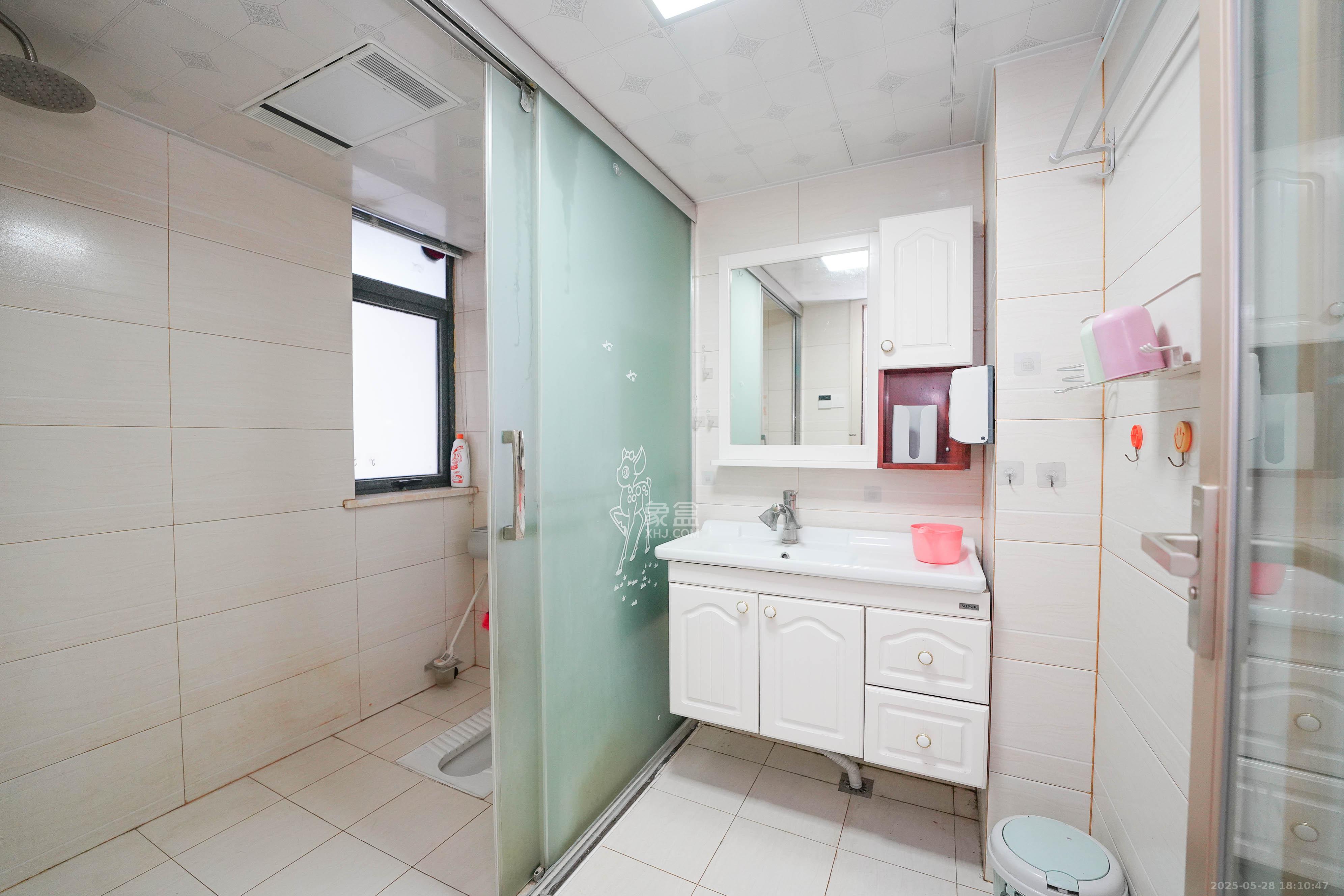 五矿万境蓝山  3室1厅1卫    98.0万 五矿万境蓝山  3室1厅1卫    98.0万卫生间