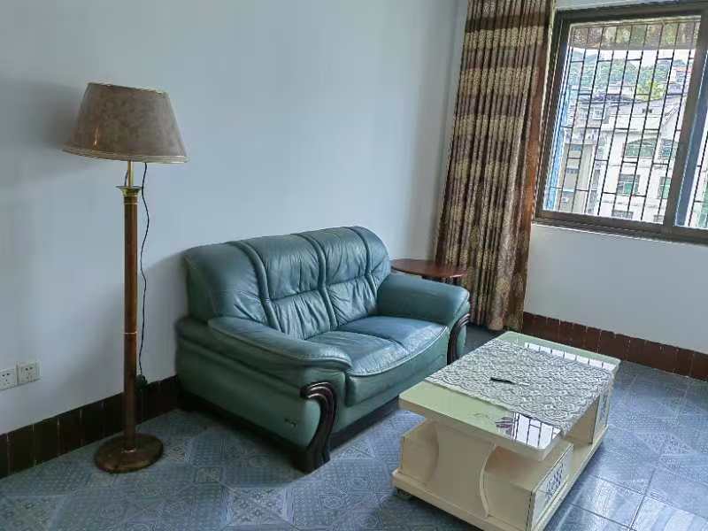 张家界公安局宿舍  3室2厅1卫    1000.0元/月 张家界公安局宿舍  3室2厅1卫    1000.0元/月室内图