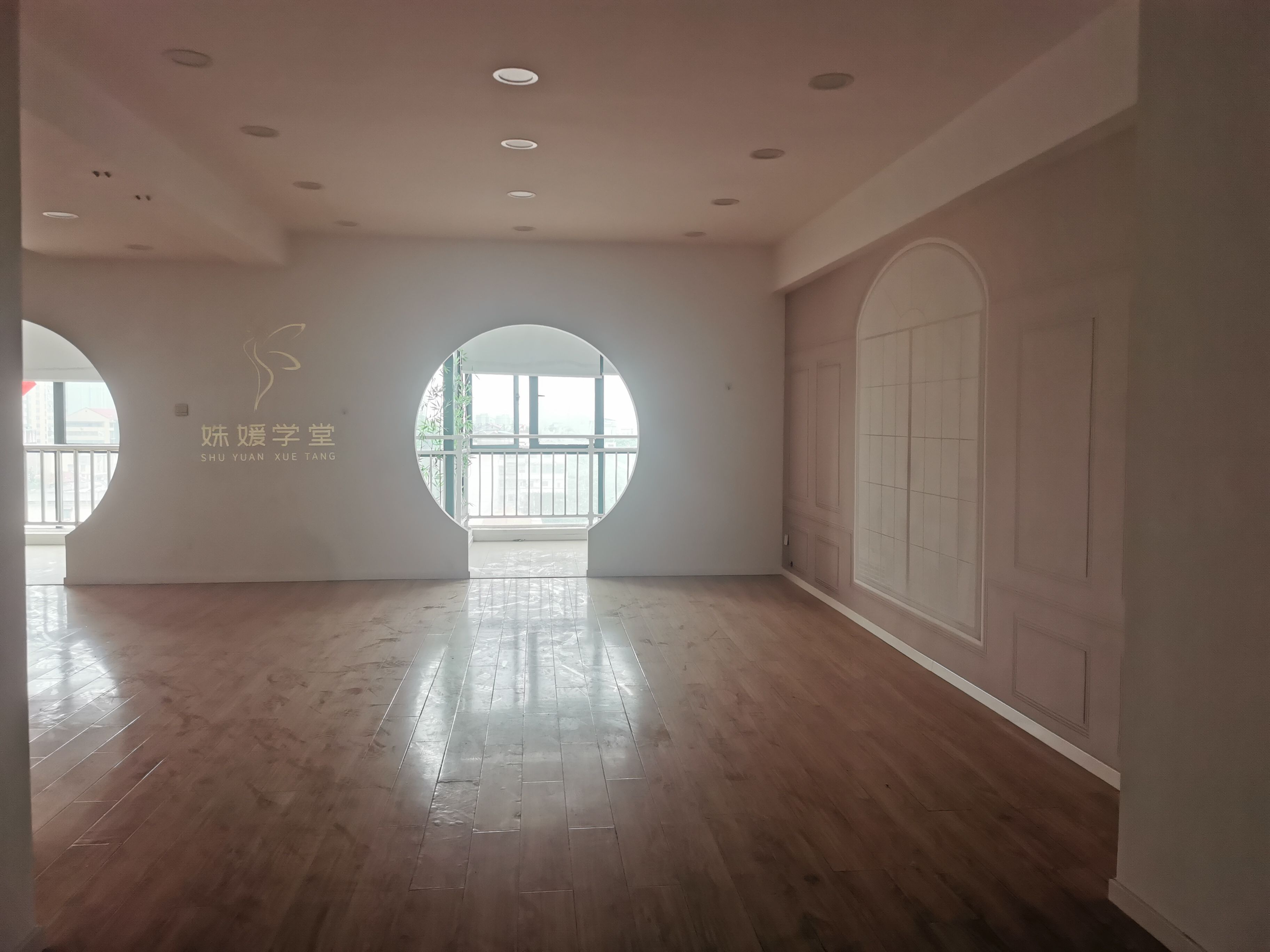 SOHO尚都  1室1厅1卫    1220.0元/月