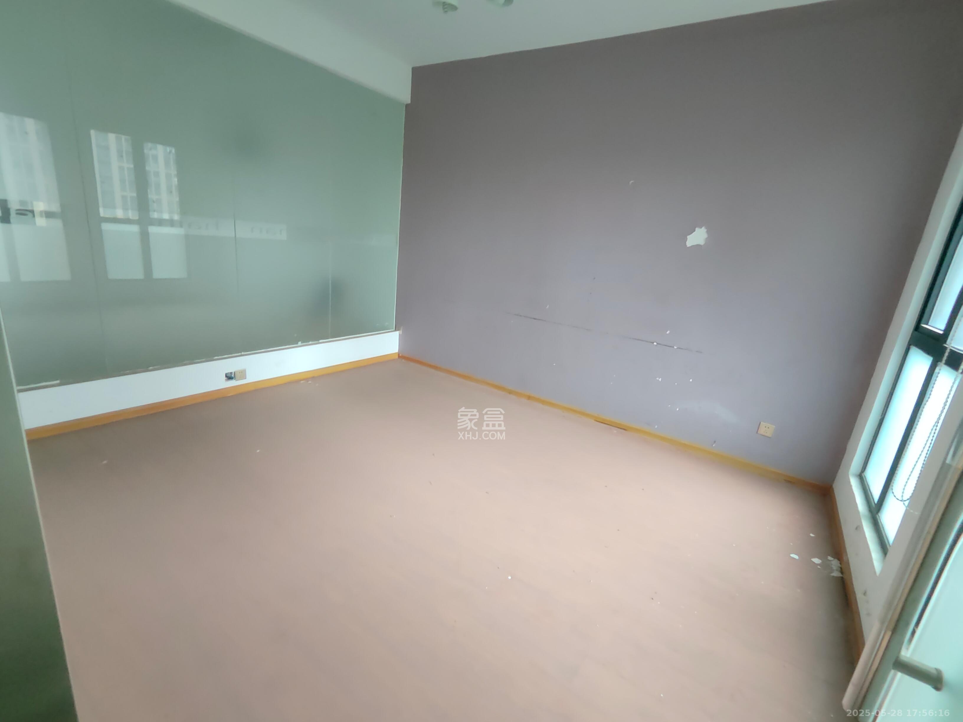 郡原广场  5室2厅2卫    5000.0元/月室内图