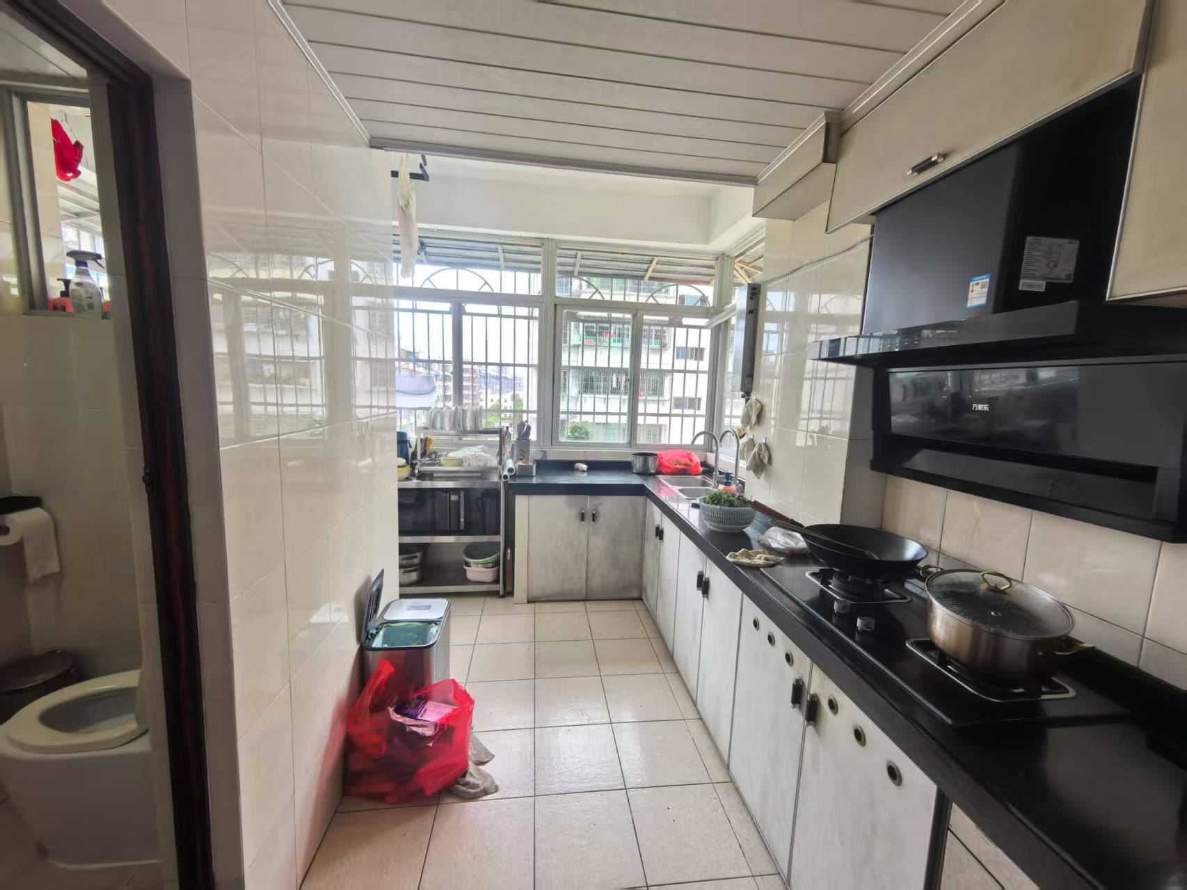 爱华小区  3室2厅1卫    125.0万 爱华小区  3室2厅1卫    125.0万室内图