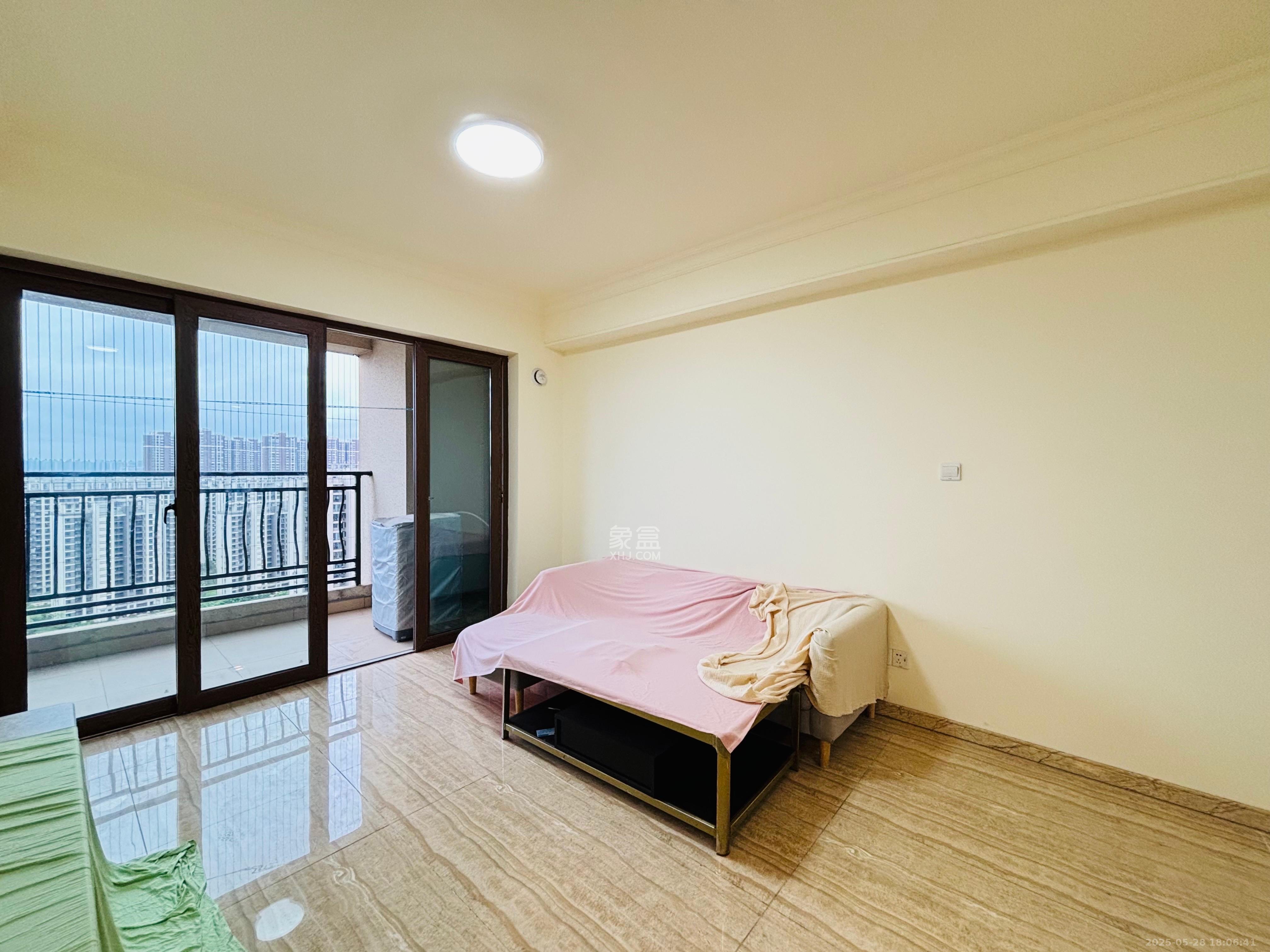 碧桂园翘楚棠  3室2厅2卫   2300.00元/月室内图