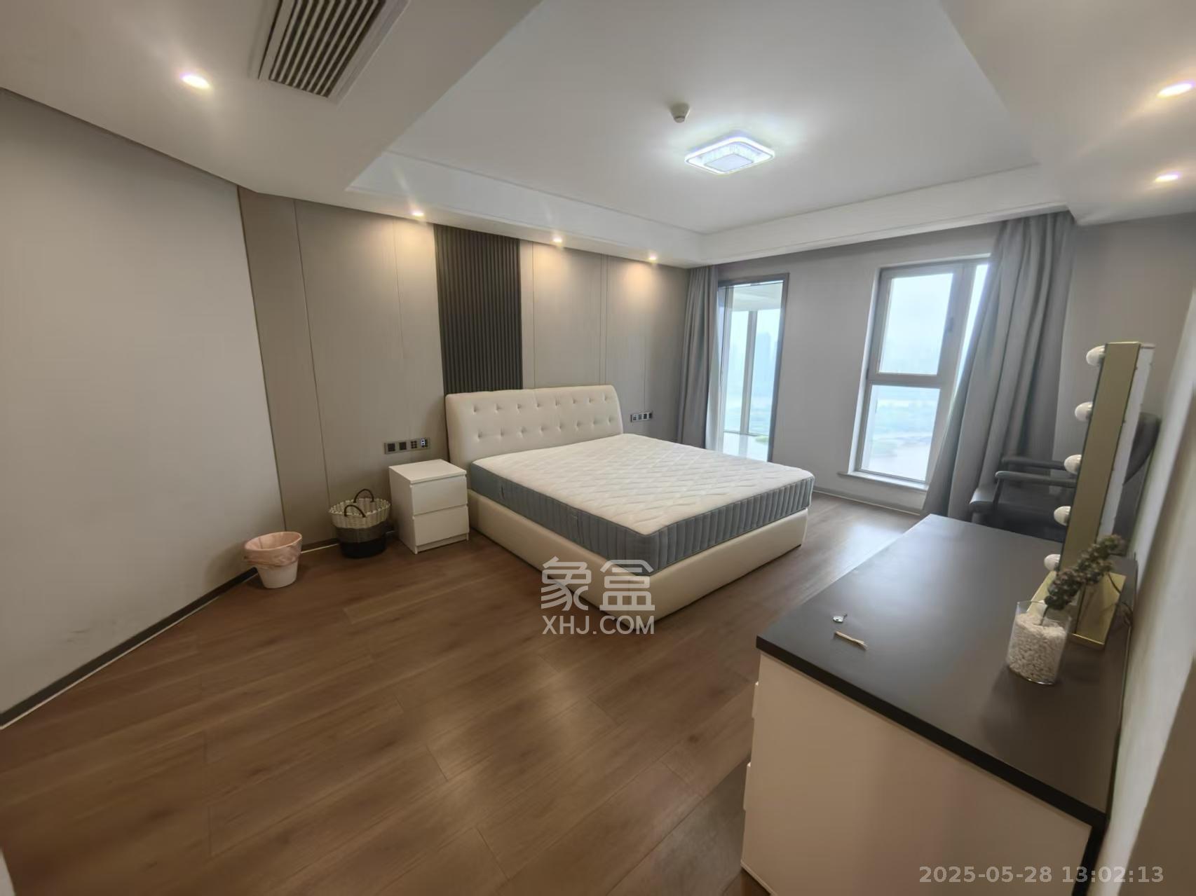 潮宗御苑 4室2厅2卫 9200.0元/月 潮宗御苑 4室2厅2卫 9200.0元/月室内图