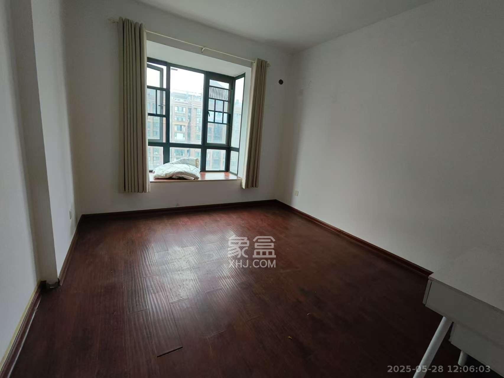 长沙欧洲城  4室2厅1卫    3200.0元/月 长沙欧洲城  4室2厅1卫    3200.0元/月室内图