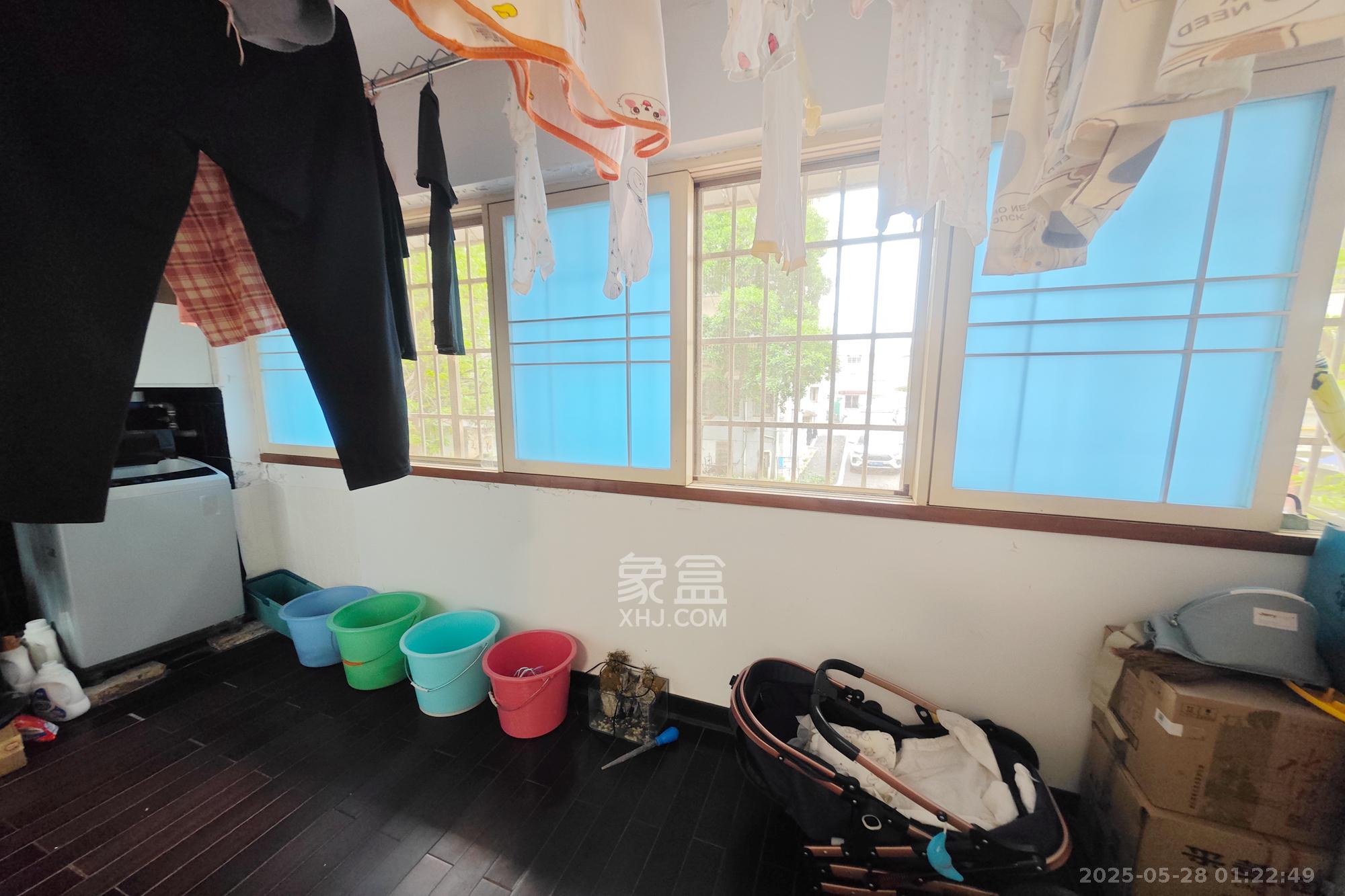 狮子山二片  3室2厅1卫    82.0万阳台