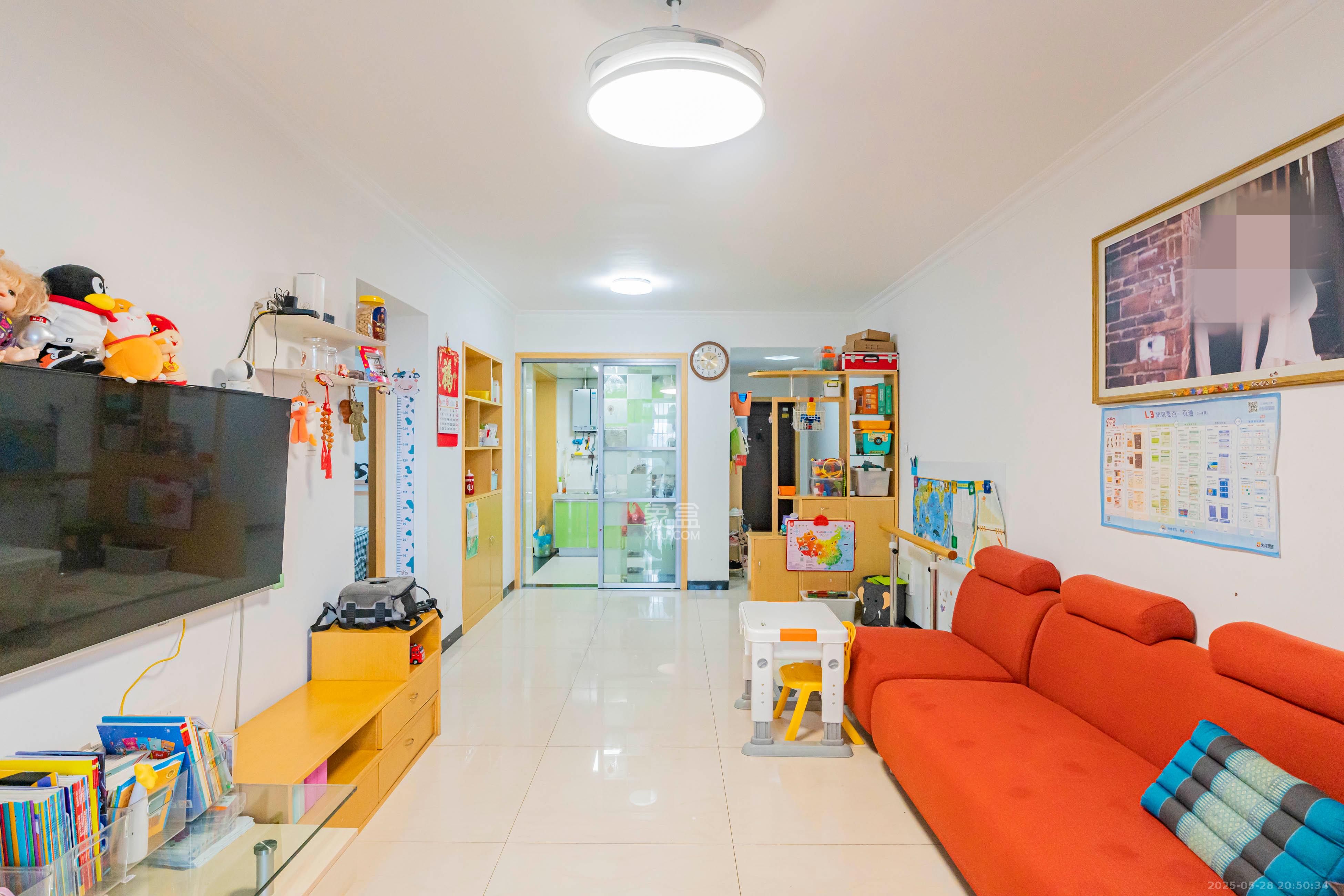 绿洲花园  2室2厅1卫    66.0万客厅