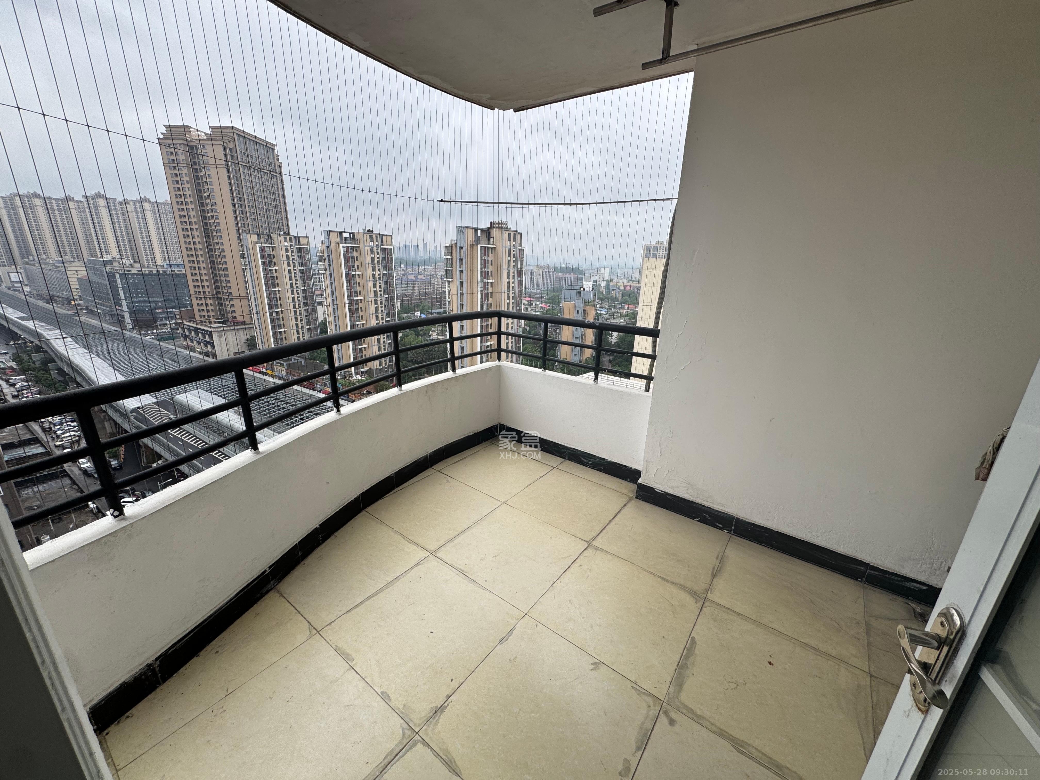 红树湾  4室2厅2卫    2400.0元/月 红树湾  4室2厅2卫    2400.0元/月室内图