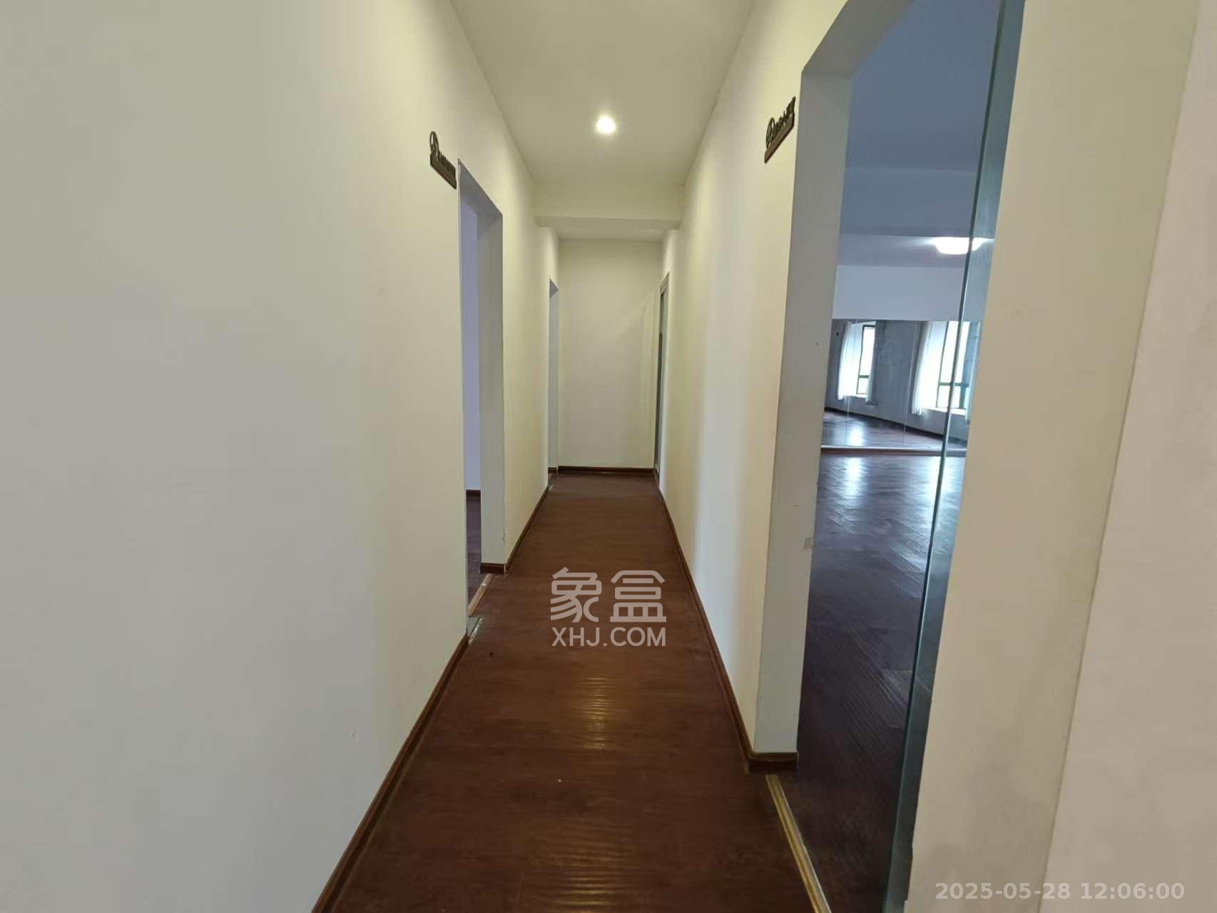 长沙欧洲城  4室2厅1卫    3200.0元/月 长沙欧洲城  4室2厅1卫    3200.0元/月室内图