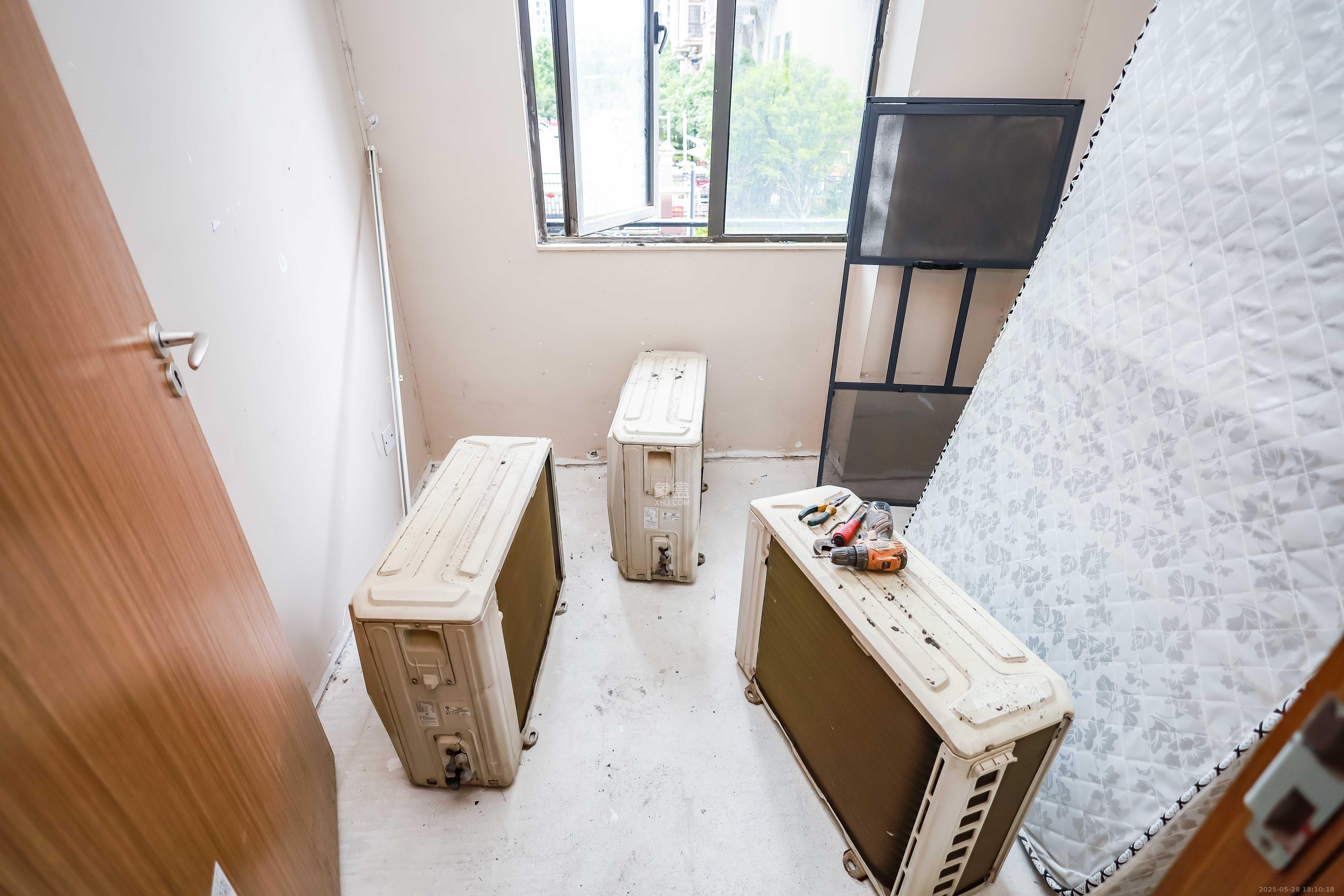 麓谷小镇 3室2厅1卫 46.8万 麓谷小镇 3室2厅1卫 46.8万卧室