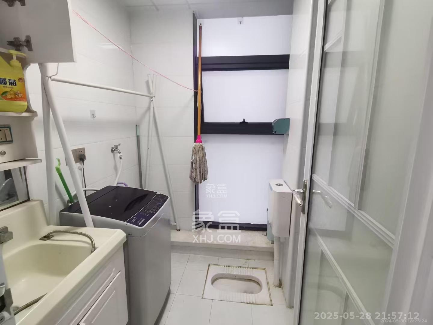 万坤图财富广场  1室1厅1卫    1300.0元/月室内图