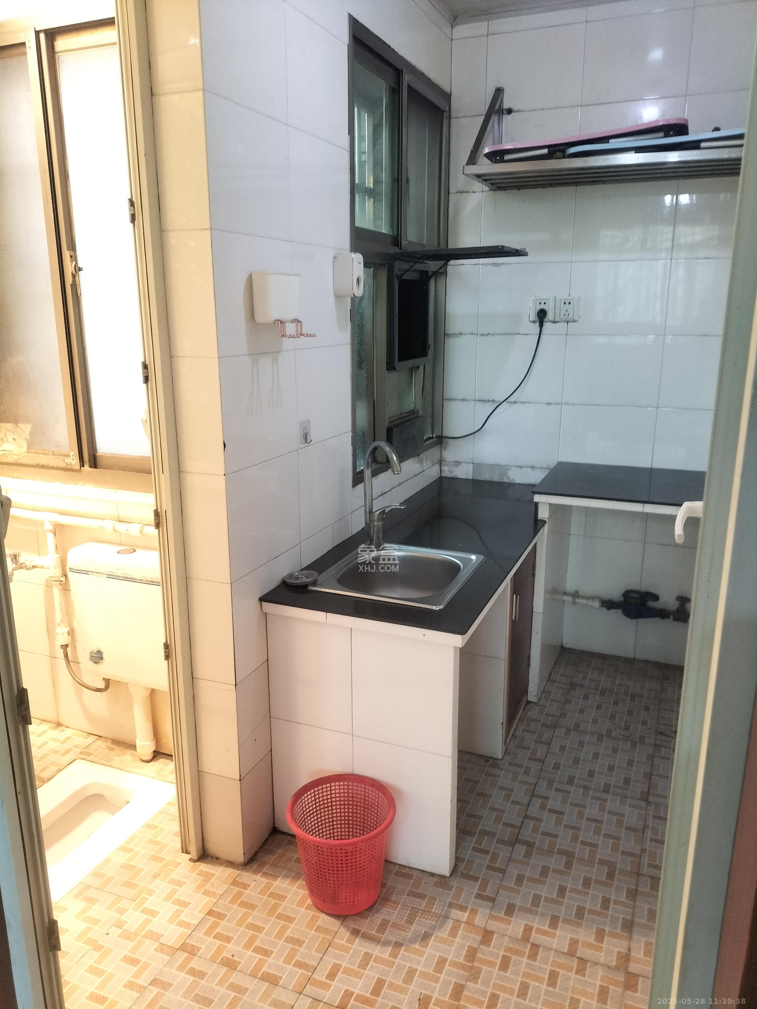 黄荆小区  2室2厅1卫   1500.00元/月室内图