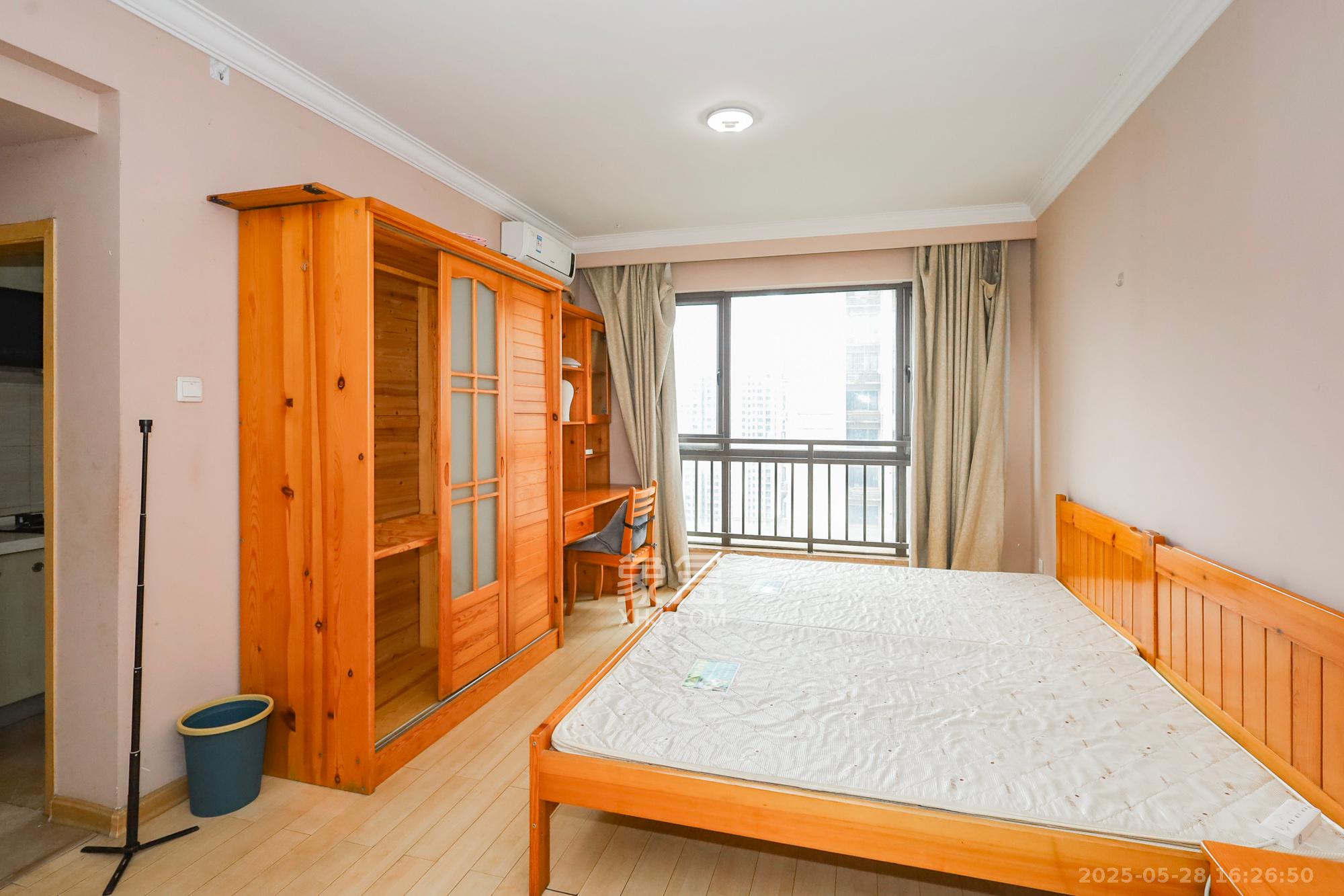 旭辉藏郡(藏郡、旭湘华府)  1室0厅1卫    34.0万 旭辉藏郡(藏郡、旭湘华府)  1室0厅1卫    34.0万卧室