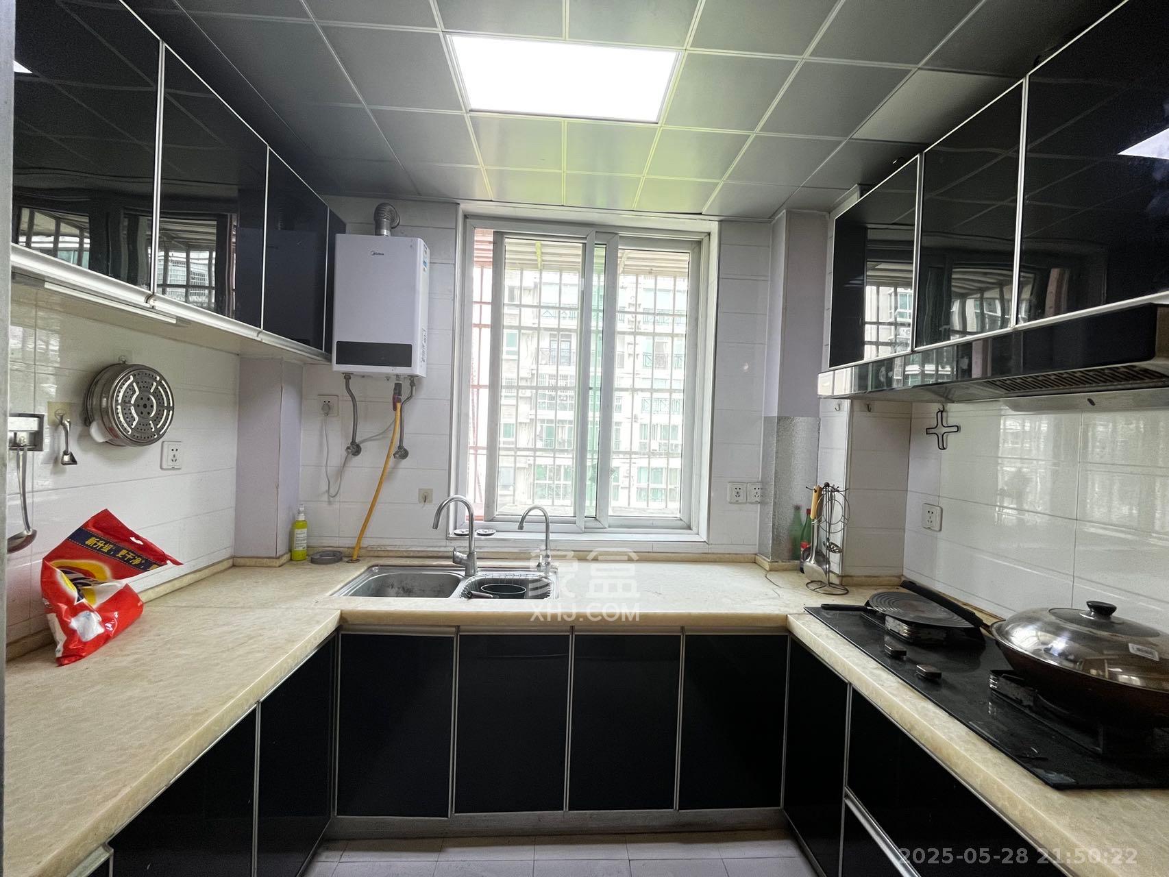 恩瑞麓山名园(龙王港小区) 3室0厅0卫 2400.0元/月 恩瑞麓山名园(龙王港小区) 3室0厅0卫 2400.0元/月室内图