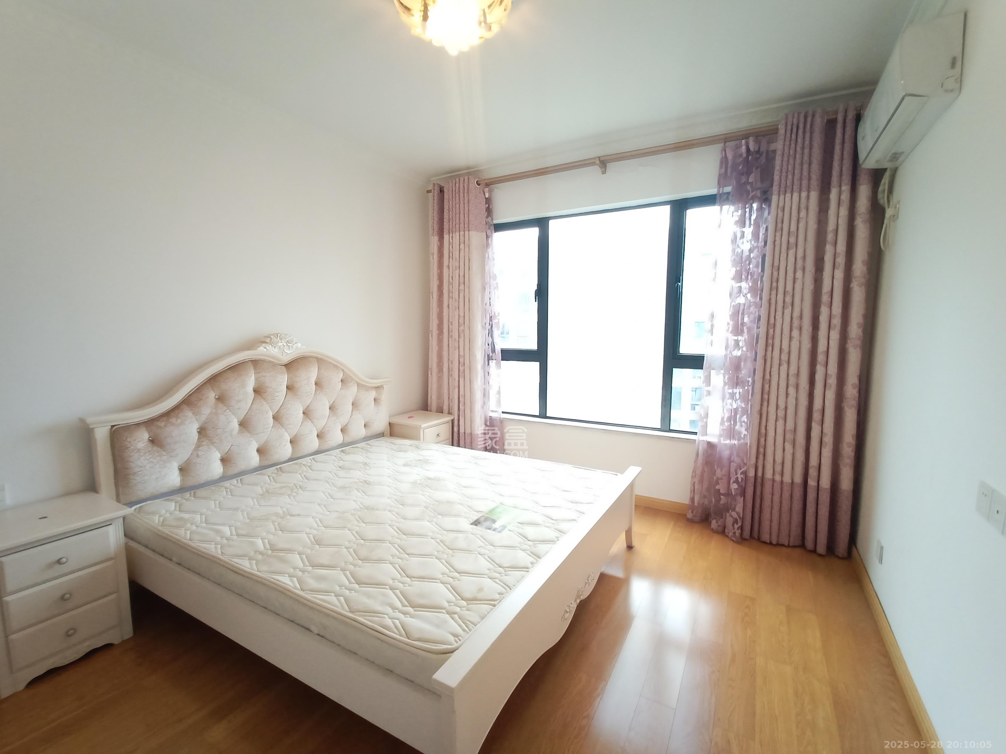 长房时代城  2室2厅1卫    2800.0元/月室内图