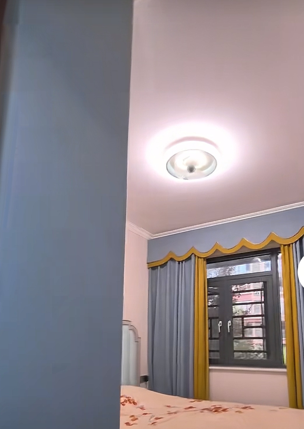 电力中央城 4室2厅2卫 130.0万 电力中央城 4室2厅2卫 130.0万客厅