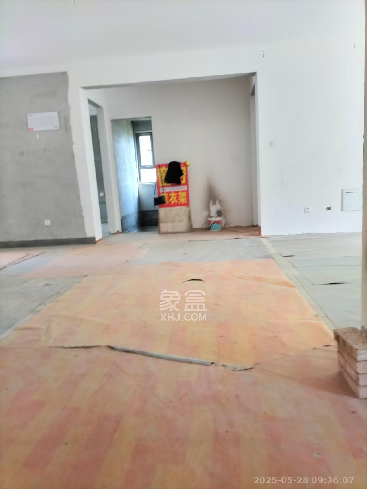 荣盛城  4室2厅2卫   1200.00元/月室内图
