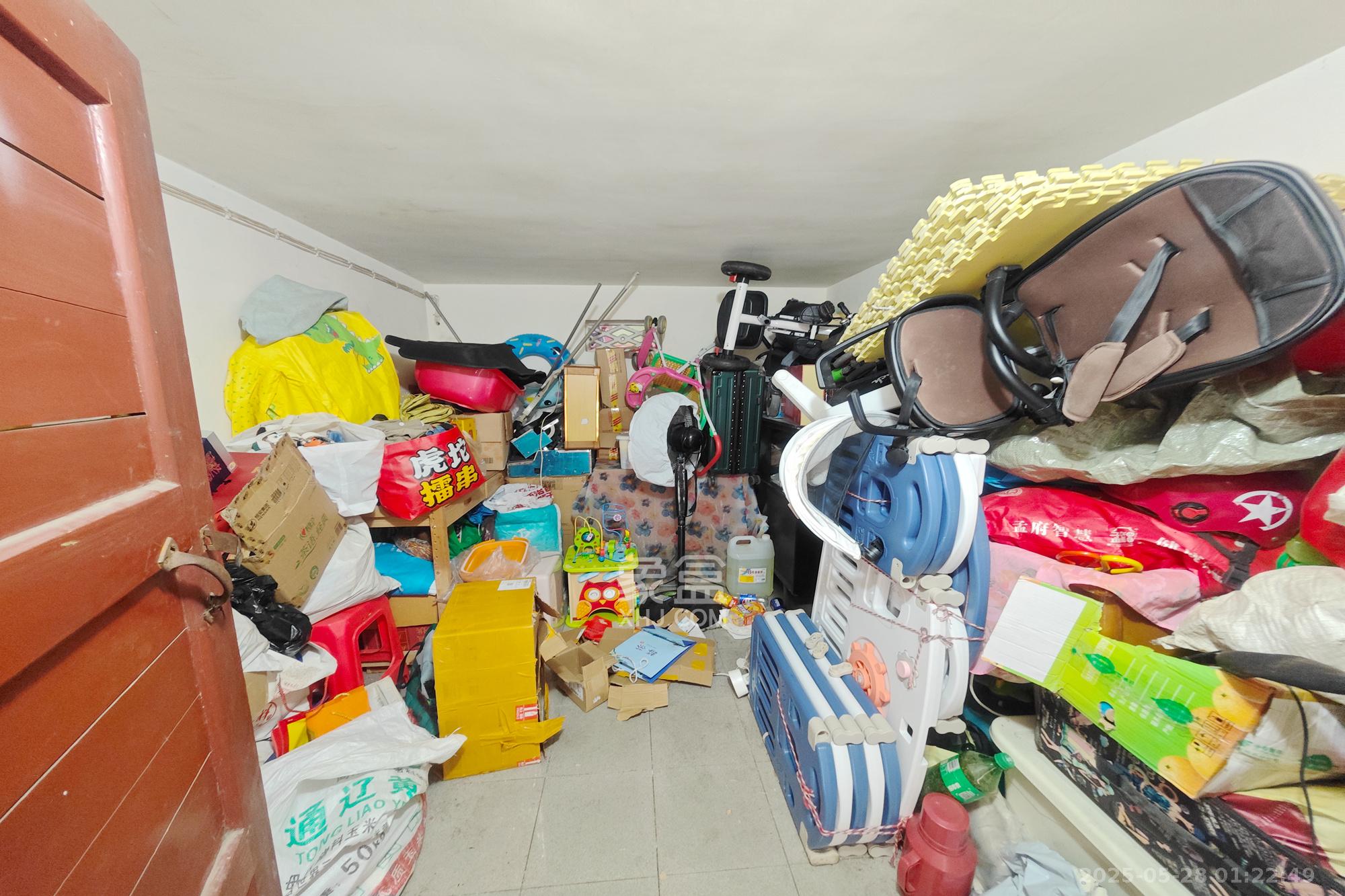 狮子山二片  3室2厅1卫    82.0万其他