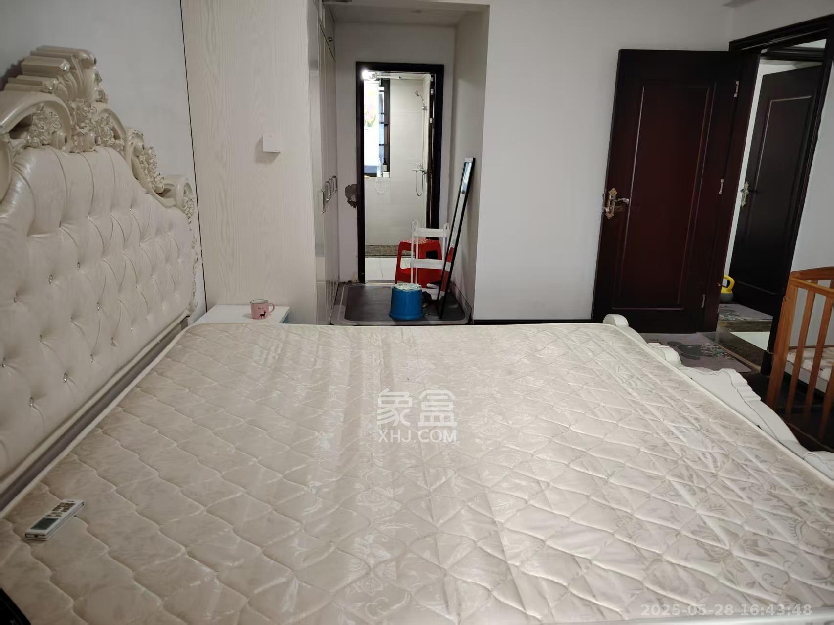 新长海广场  3室2厅2卫   2100.00元/月室内图