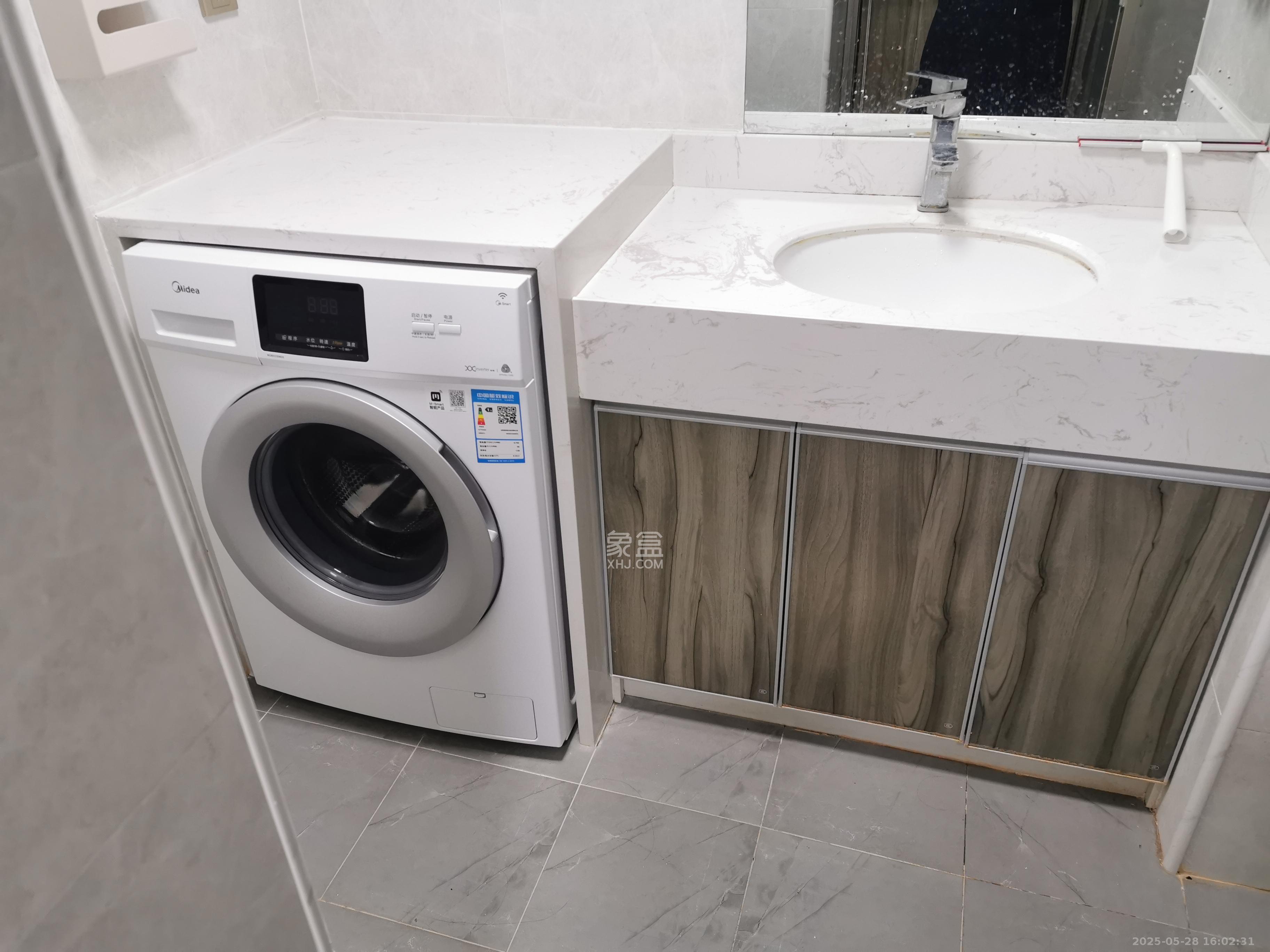 鑫远玲珑  1室1厅1卫   1600.00元/月室内图