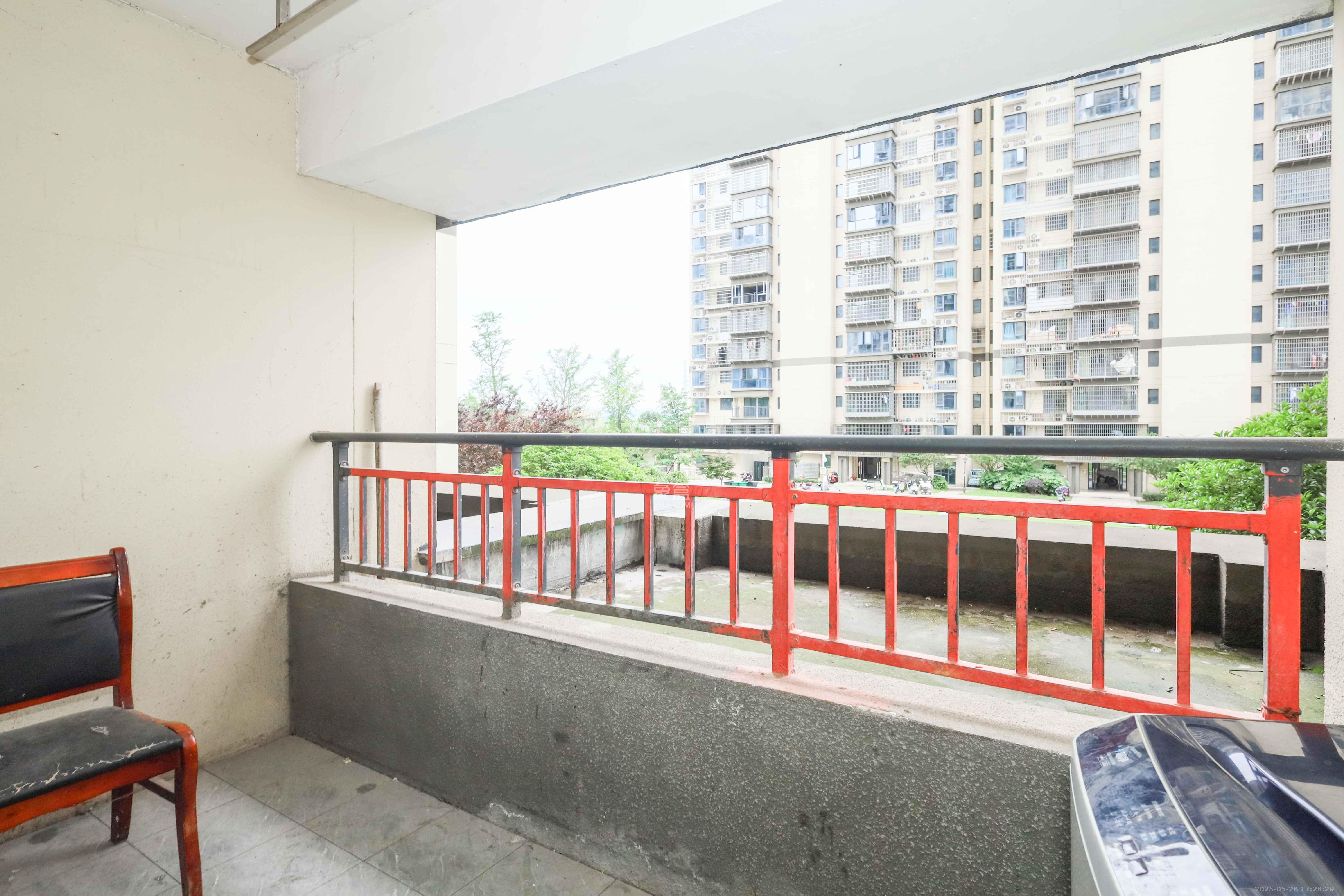 真人桥家园一期 3室2厅2卫 68.0万 真人桥家园一期 3室2厅2卫 68.0万阳台