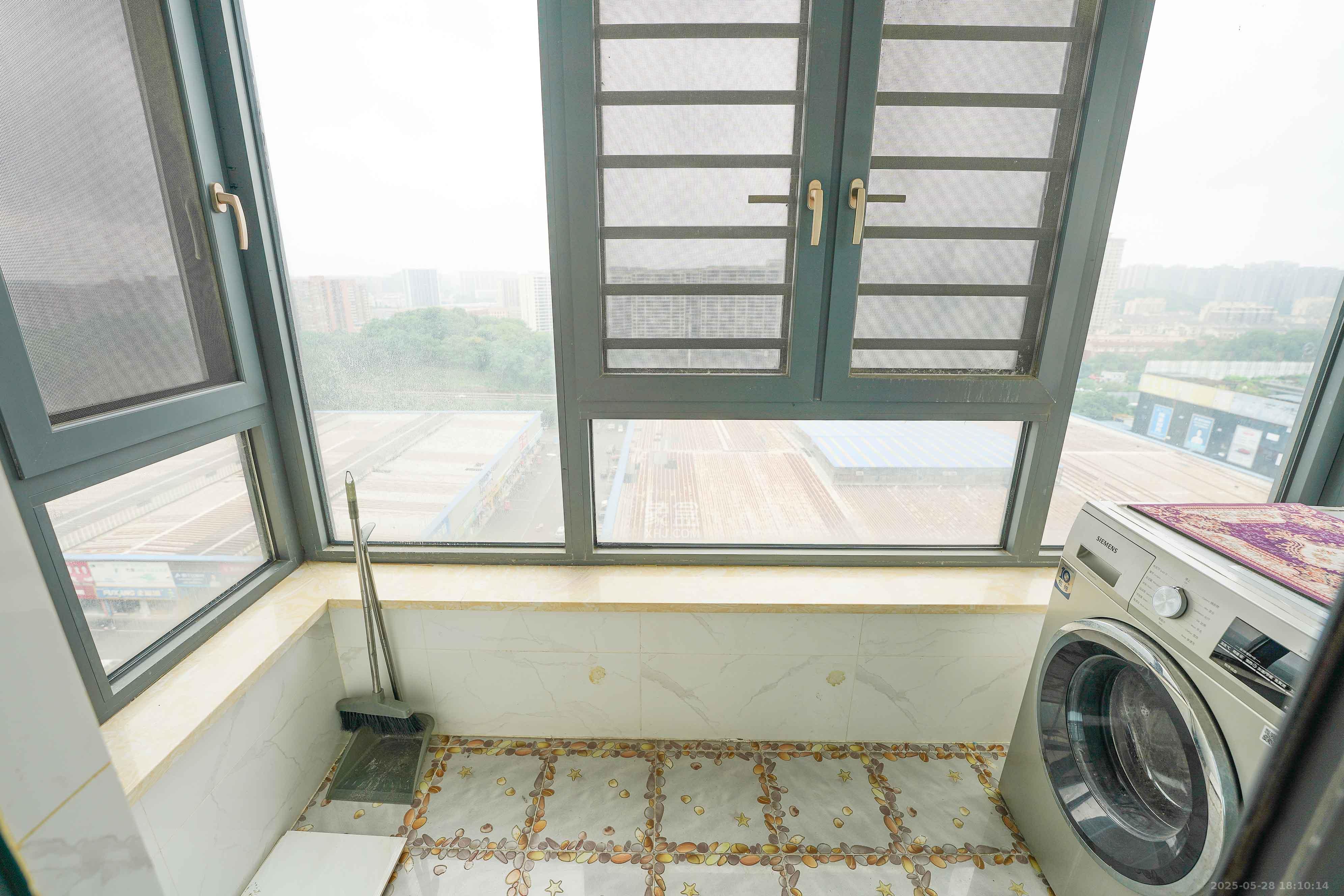 五矿万境蓝山  3室1厅1卫    98.0万 五矿万境蓝山  3室1厅1卫    98.0万阳台