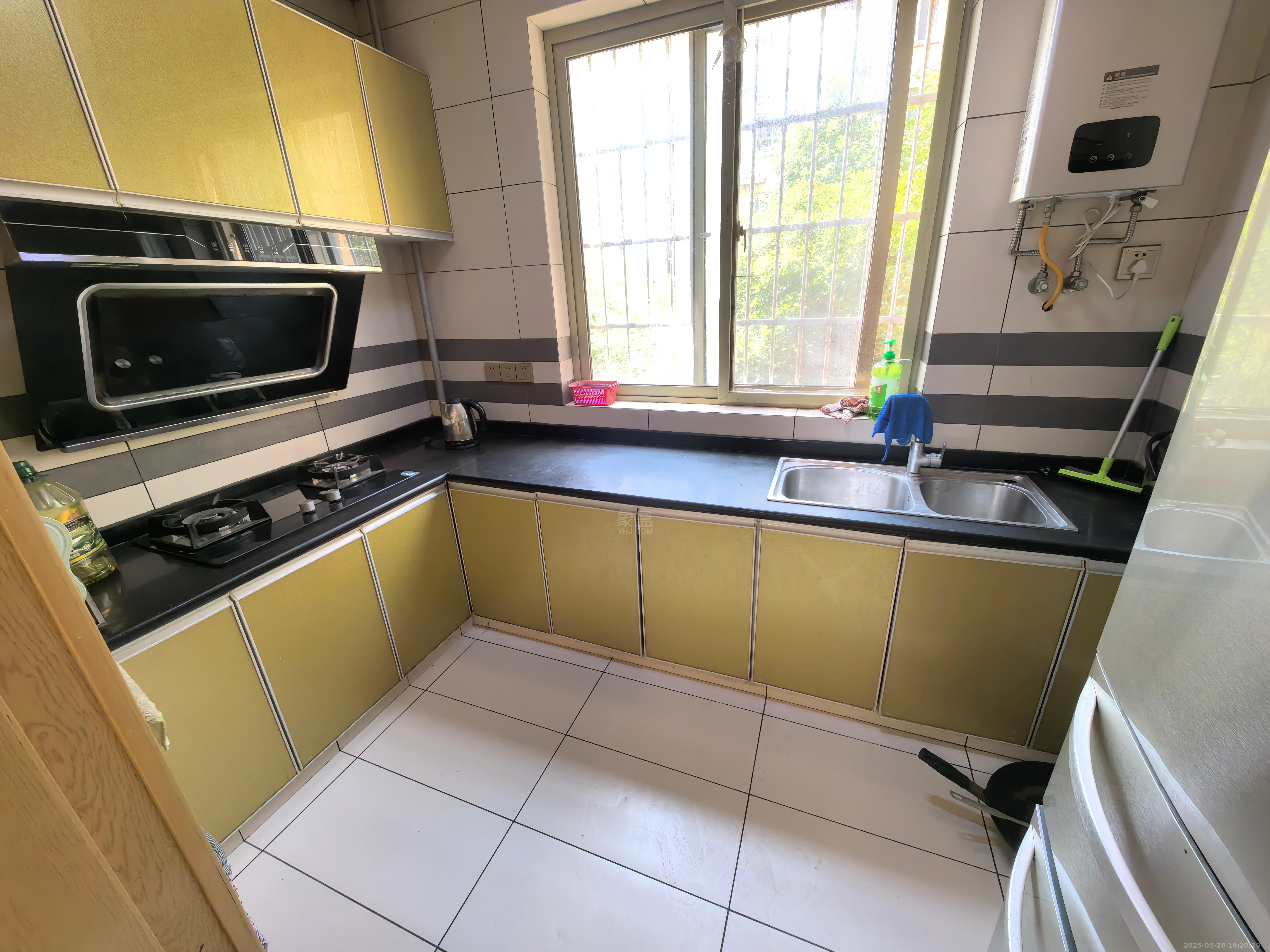 阳光爱琴海  2室2厅1卫    1200.0元/月 阳光爱琴海  2室2厅1卫    1200.0元/月室内图