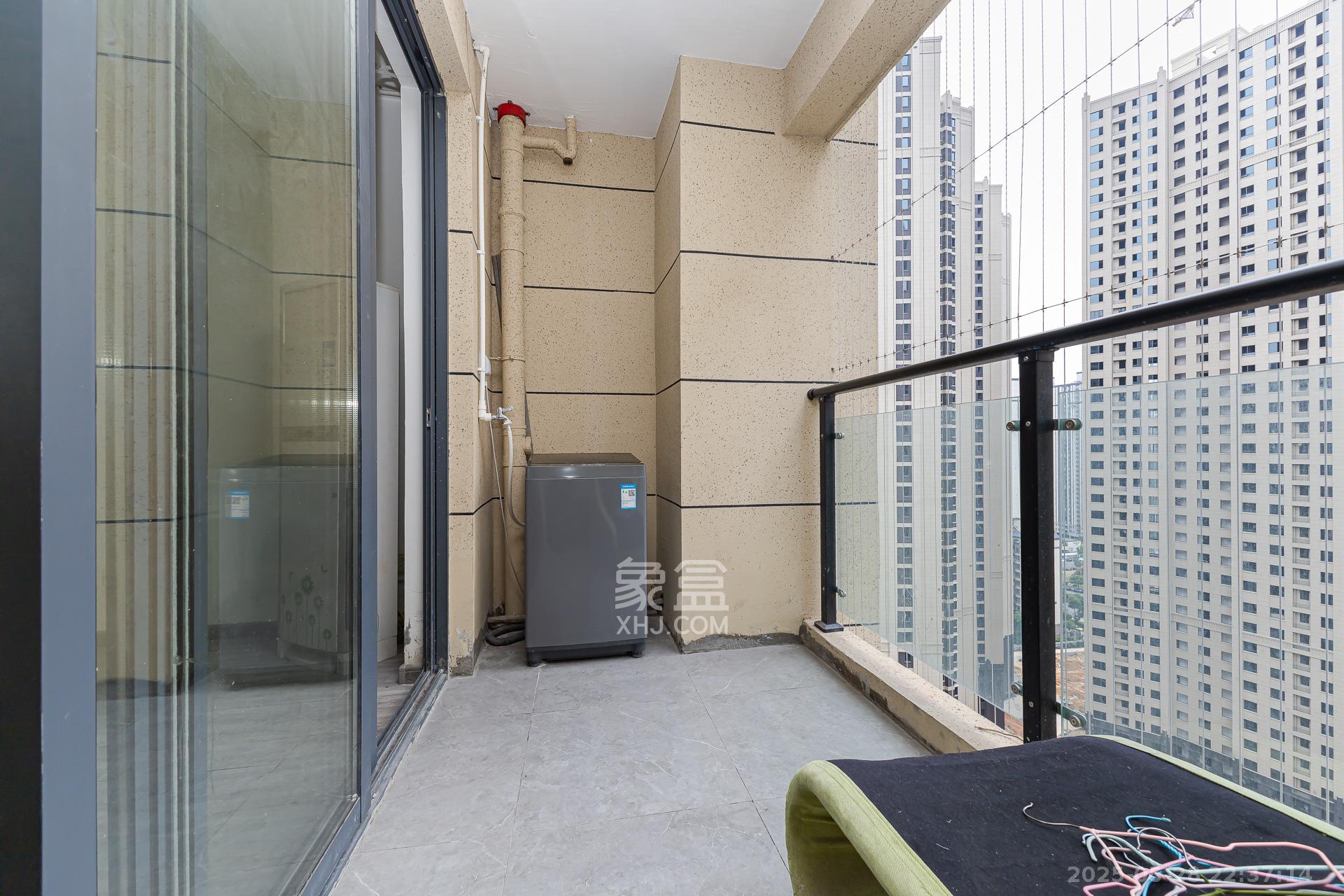 明发阅江悦府 3室2厅1卫 69.7万 明发阅江悦府 3室2厅1卫 69.7万阳台