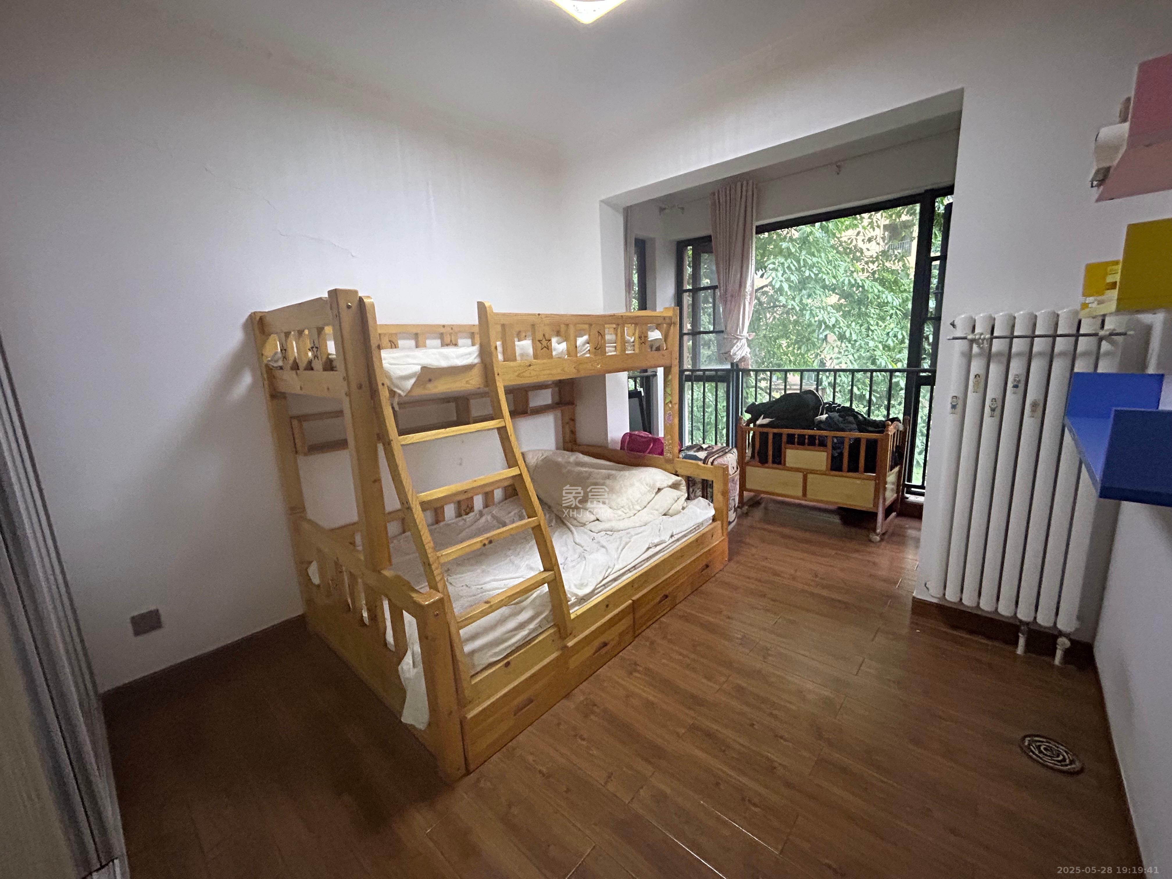 怡海星城 3室2厅1卫 1750.0元/月 怡海星城 3室2厅1卫 1750.0元/月室内图