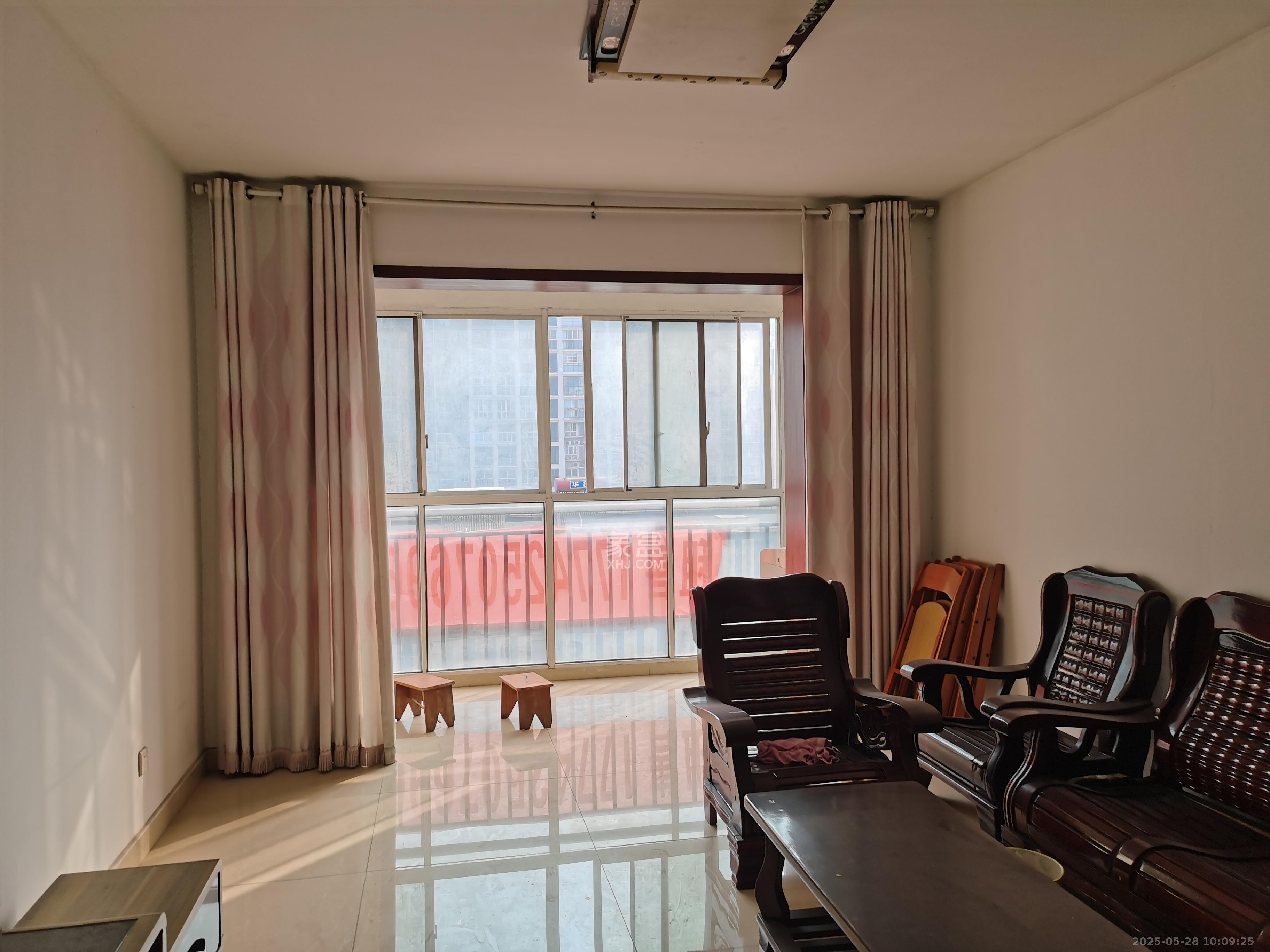 嘉盛华庭(一期、二期、三期) 2室2厅1卫 2200.0元/月 嘉盛华庭(一期、二期、三期) 2室2厅1卫 2200.0元/月室内图