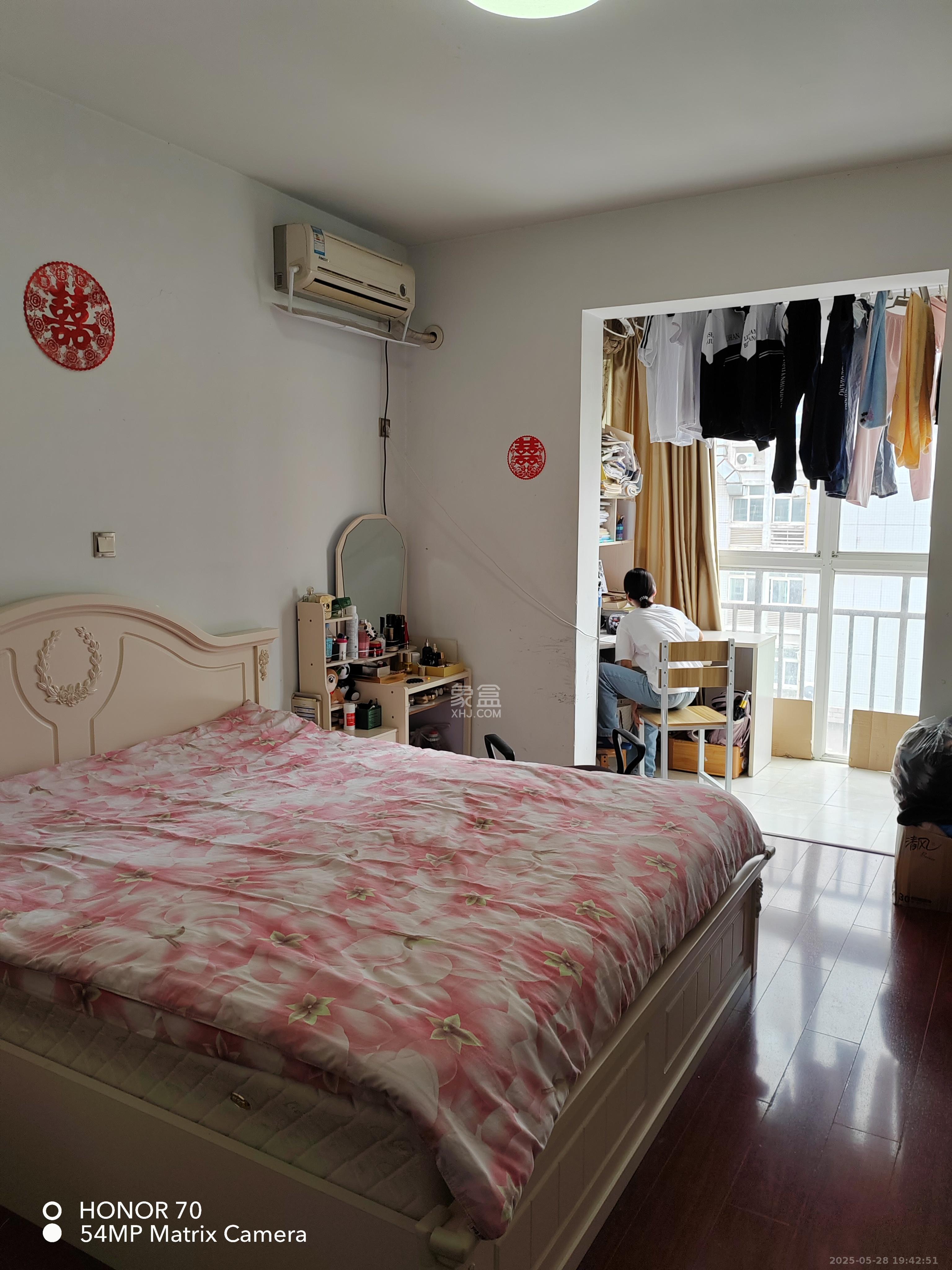 嘉盛华庭（一期、二期、三期）  2室2厅1卫   2400.00元/月室内图
