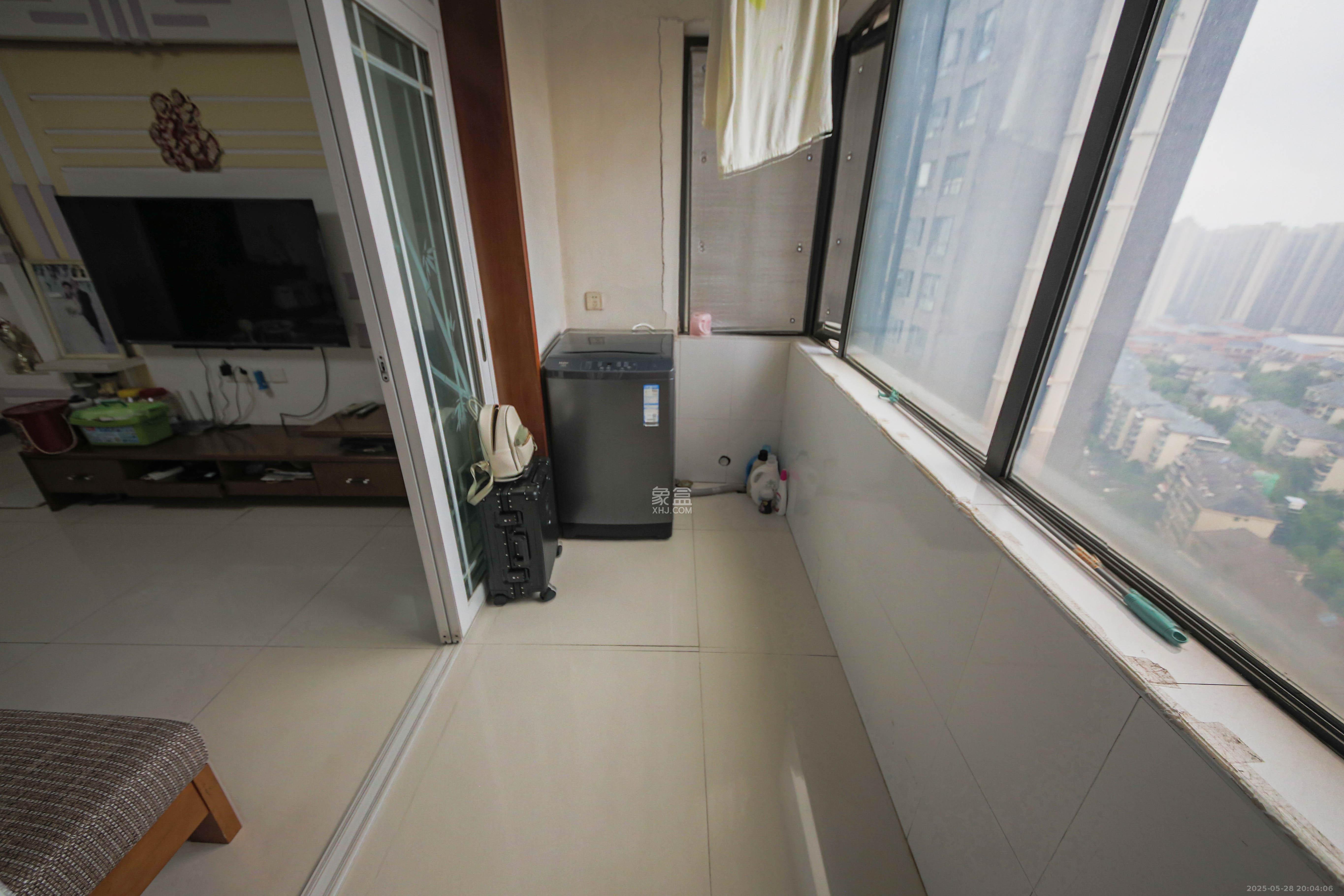 和庄  3室2厅2卫    92.0万 和庄  3室2厅2卫    92.0万阳台