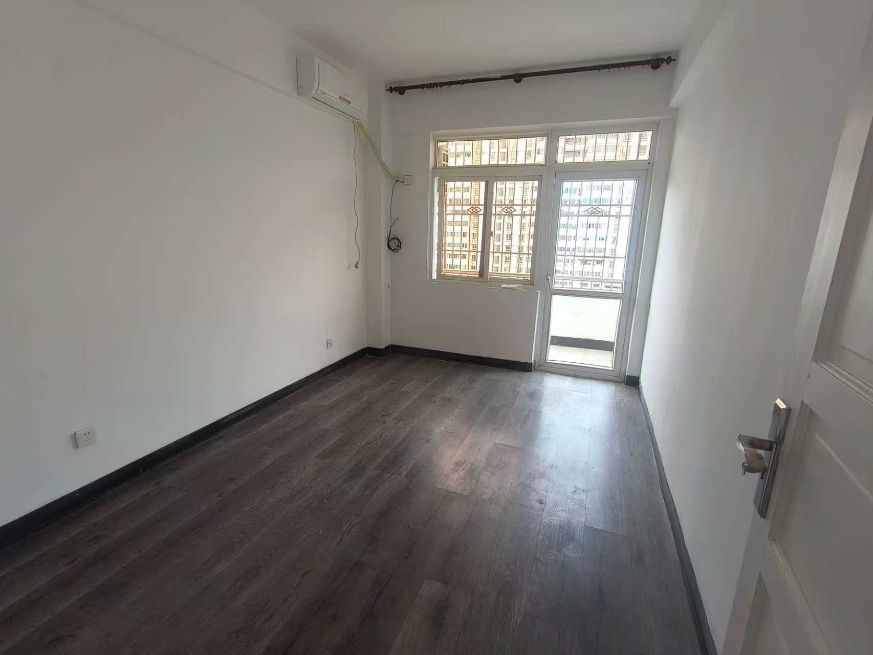 金霖花园 3室1厅1卫 3300.0元/月 金霖花园 3室1厅1卫 3300.0元/月室内图